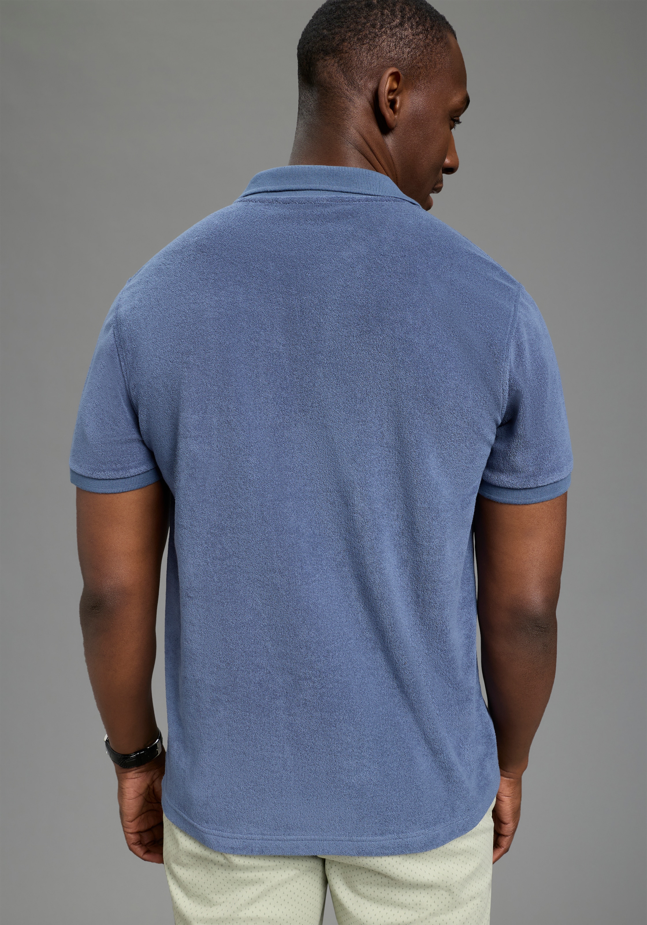 DELMAO Polo »sommerleichter Frottee« Regular Fit, mit V-Ausschnitt und Polokragen, unifarben