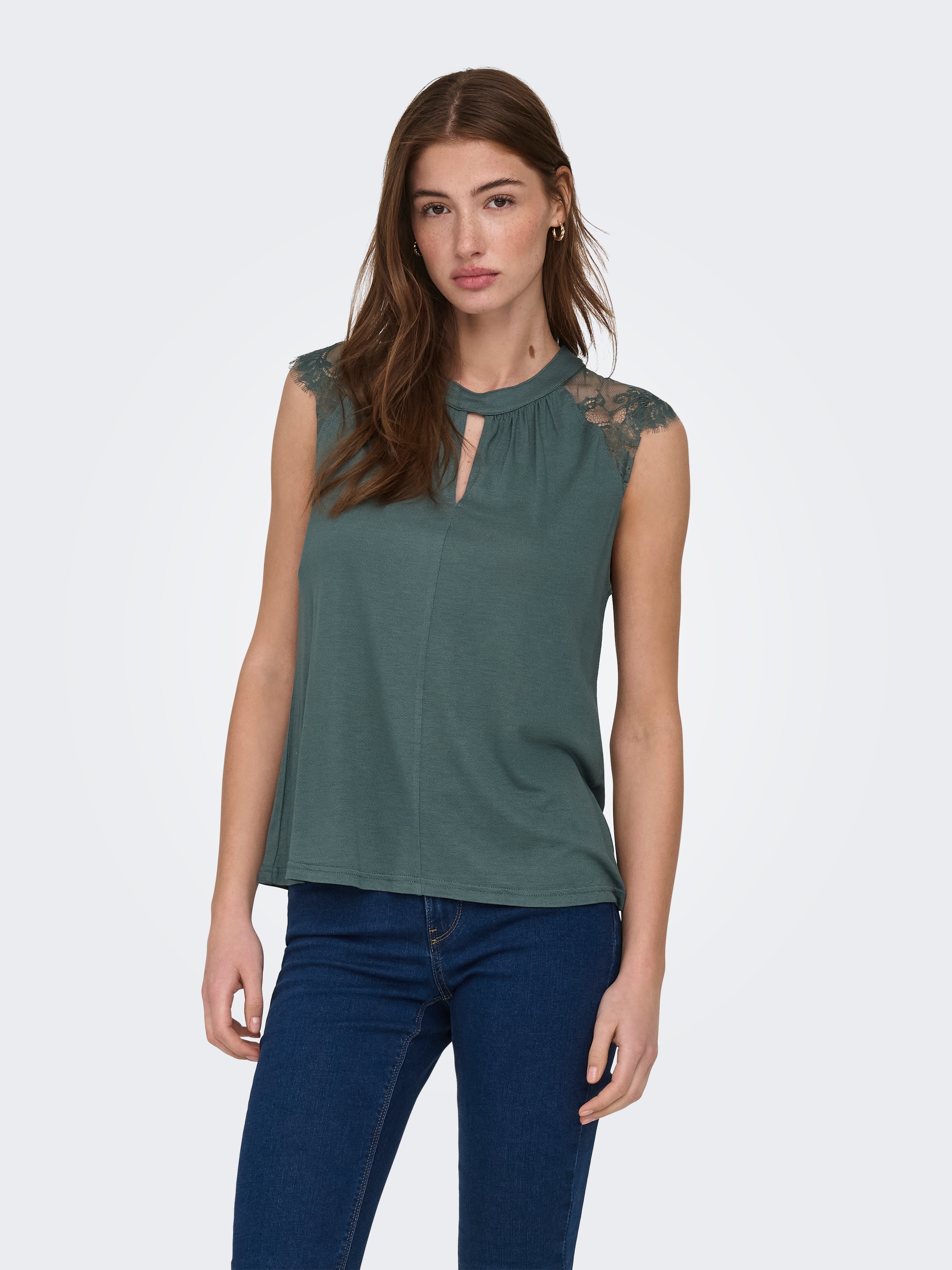 ONLY T-shirt à manches courtes »ONLNICOLA S/S TOP CS JRS« viscose, coupe regular fit, col rond