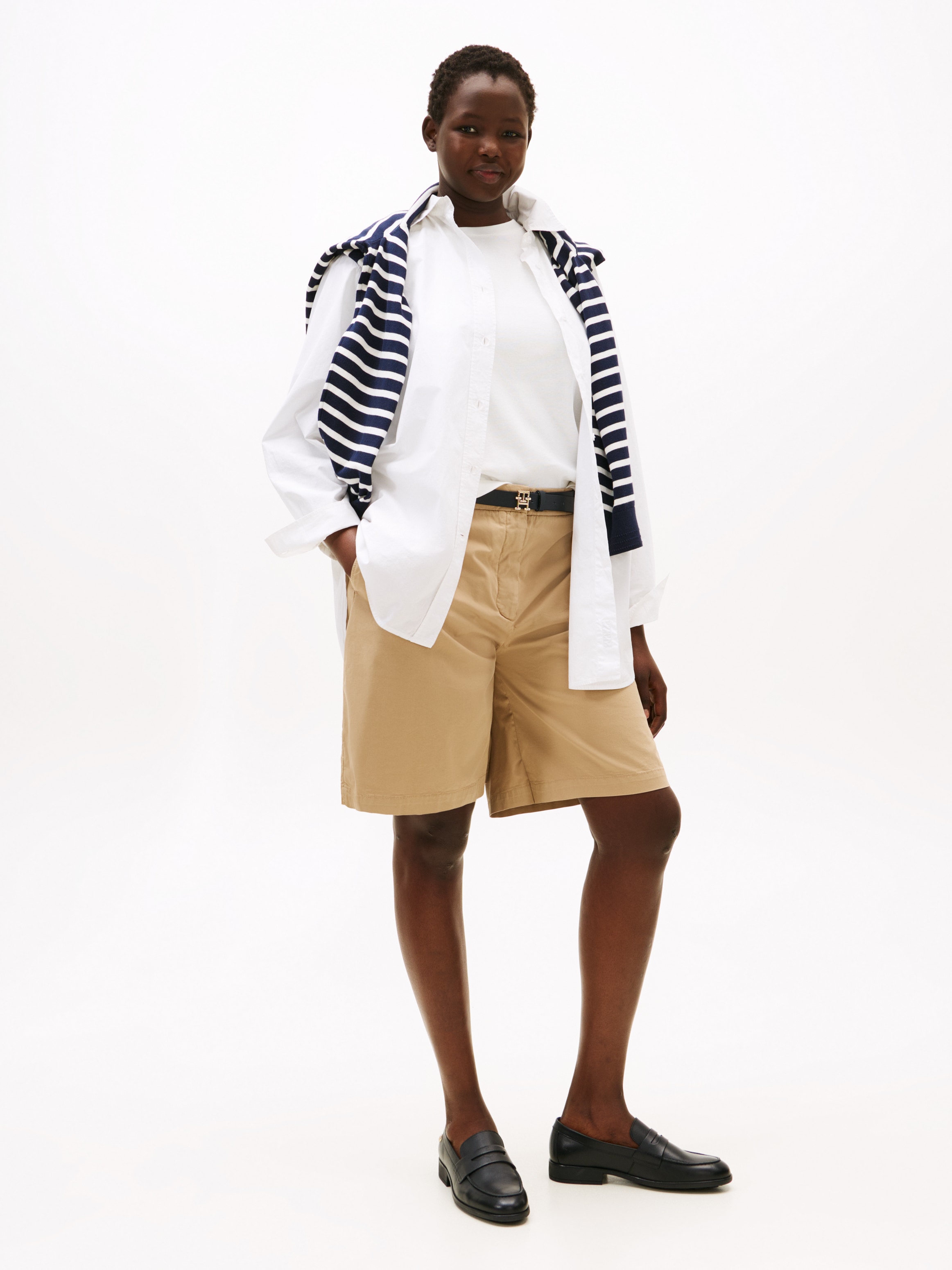 Tommy Hilfiger Curve Shorts »CRV CO BLEND GMD CHINO SHORT«, in Grossen Grössen, Chino Qualität, Logostickerei