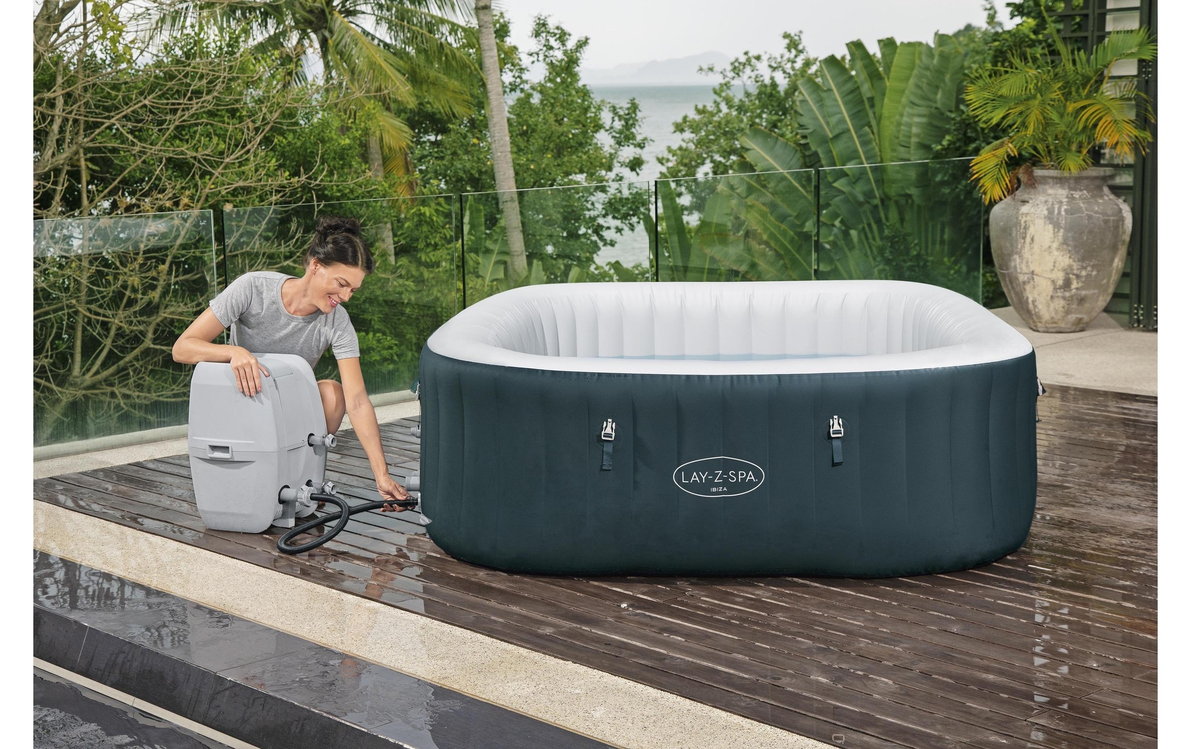 Bestway Jacuzzi »Ibiza AirJet« Aufblasbarer, energieeffizienter Whirlpool für vier bis sechs Personen