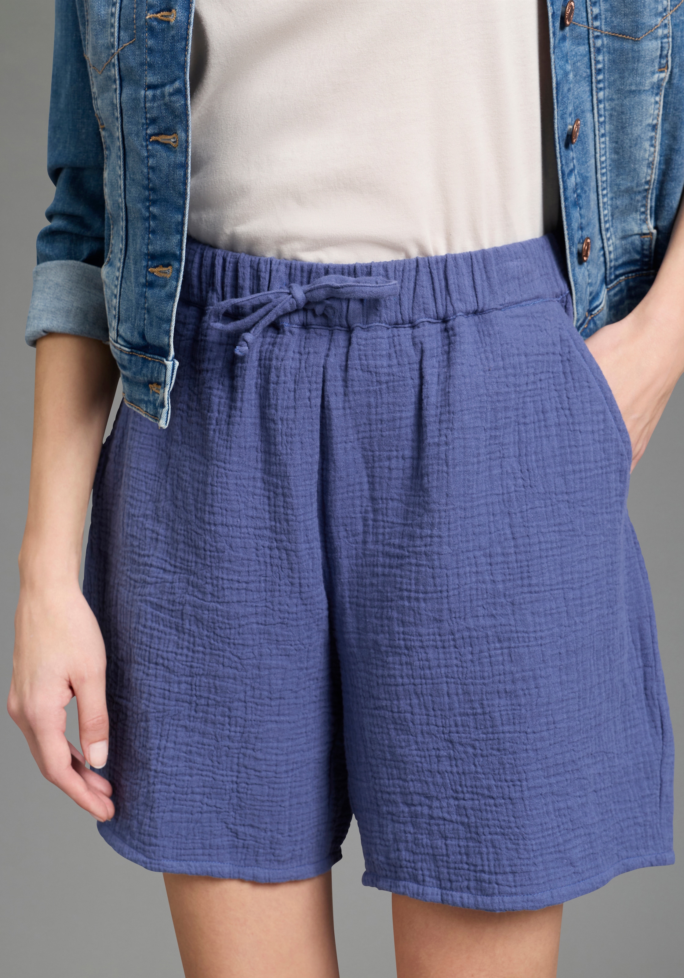 Laura Scott Short  feminine Stoffhose, aus Baumwolle, leichtes Webmaterial, unifarben