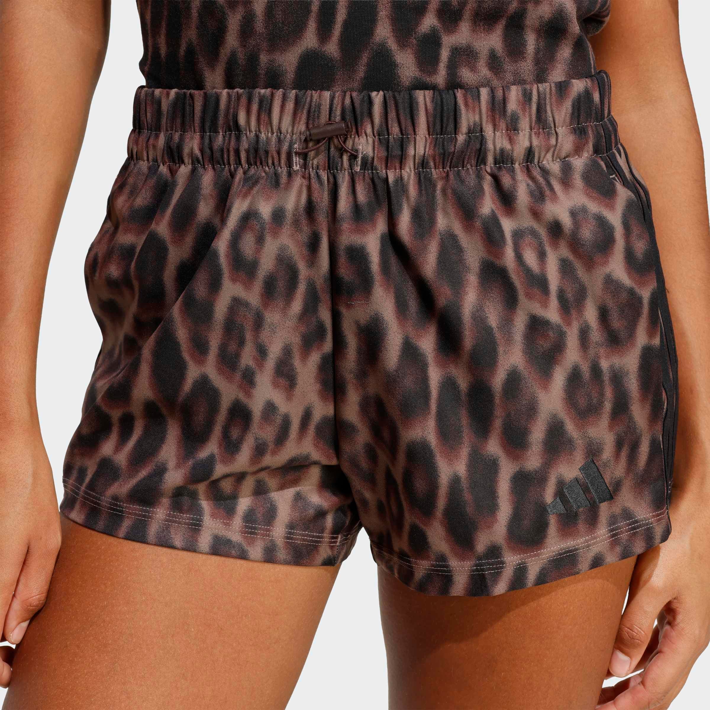 adidas Sportswear Short »SEASONAL ESSENTIALS LEOPARD PRINT WOVEN MIT 3-STREIFEN«