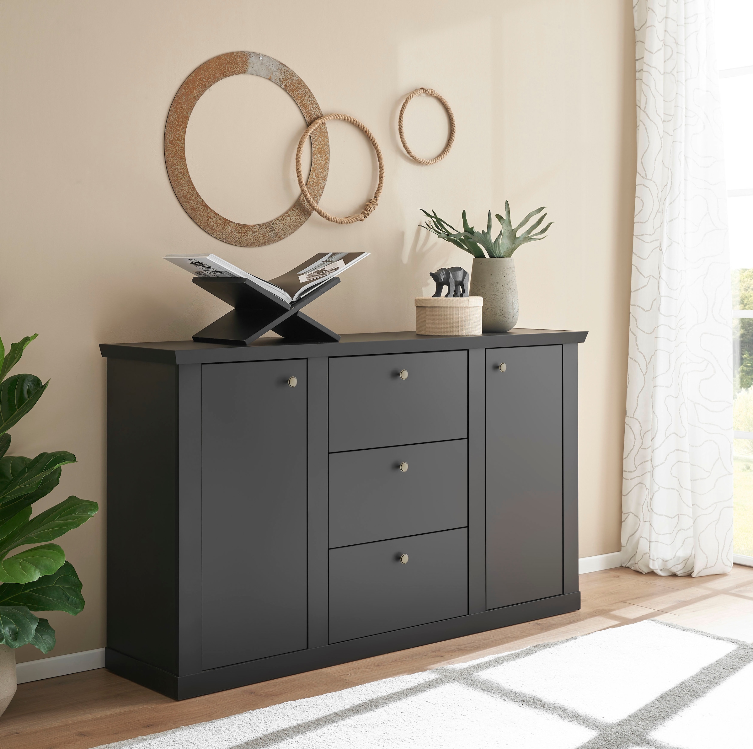 Home affaire Sideboard »Lincoln, moderner Schrank, schwarze Kommode, 158 cm breit« edles Design, messingfarbene Knopfgriffe, in 2 Grössen verfügbar