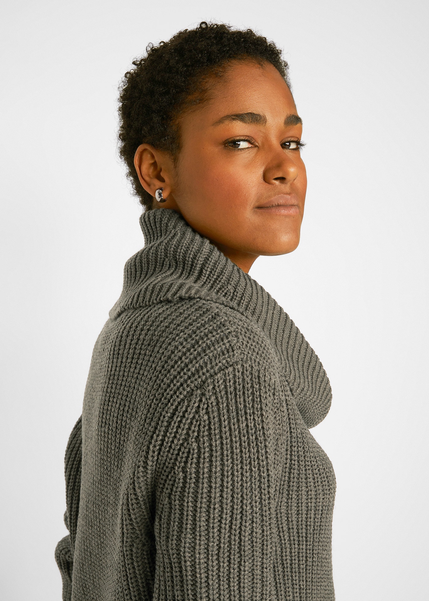 bonprix Pull en tricot aus Polyester und Polyacryl, weiter Rollkragen, für den Alltag