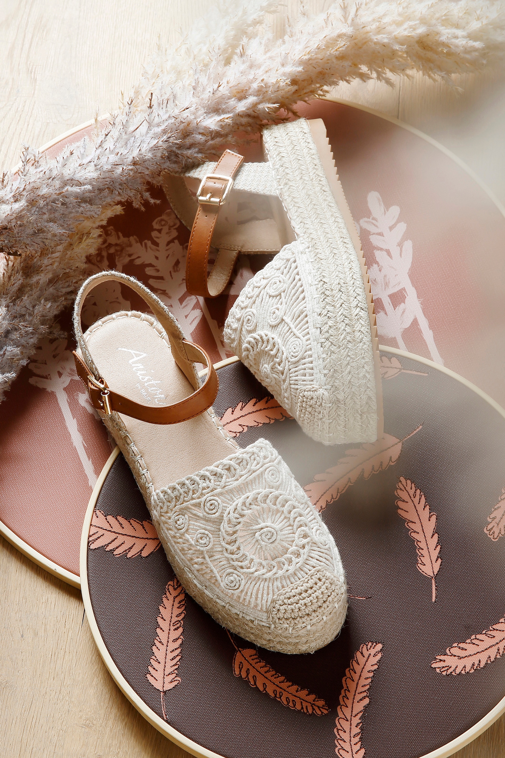Aniston SHOES Sandale à plateforme  Sandale au crochet, chaussure d'été, chaussure de vacances - NOUVELLE COLLECTION