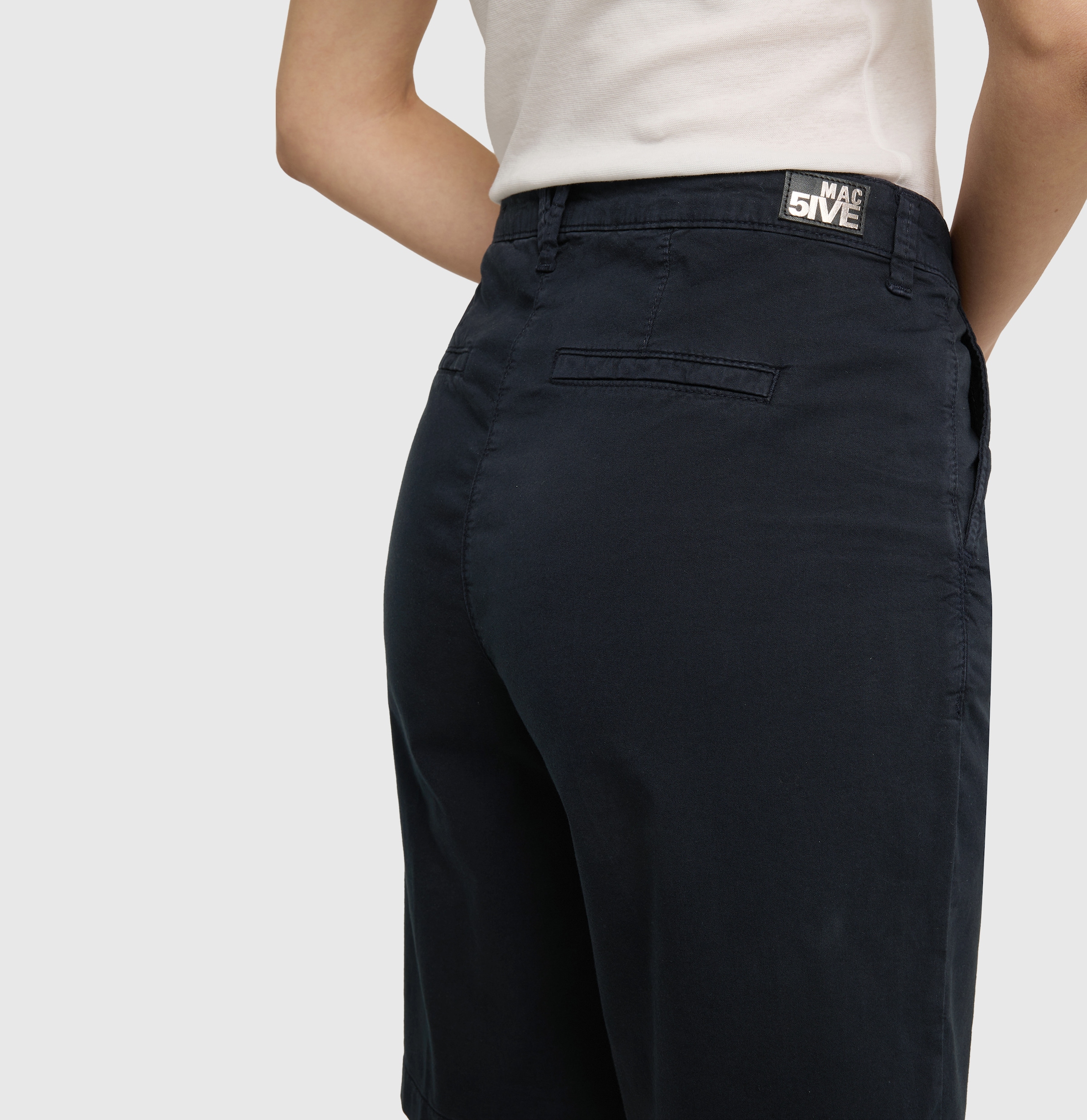 MAC Bermuda »CHINO Bermuda«  jambe large, avec foulard décoratif