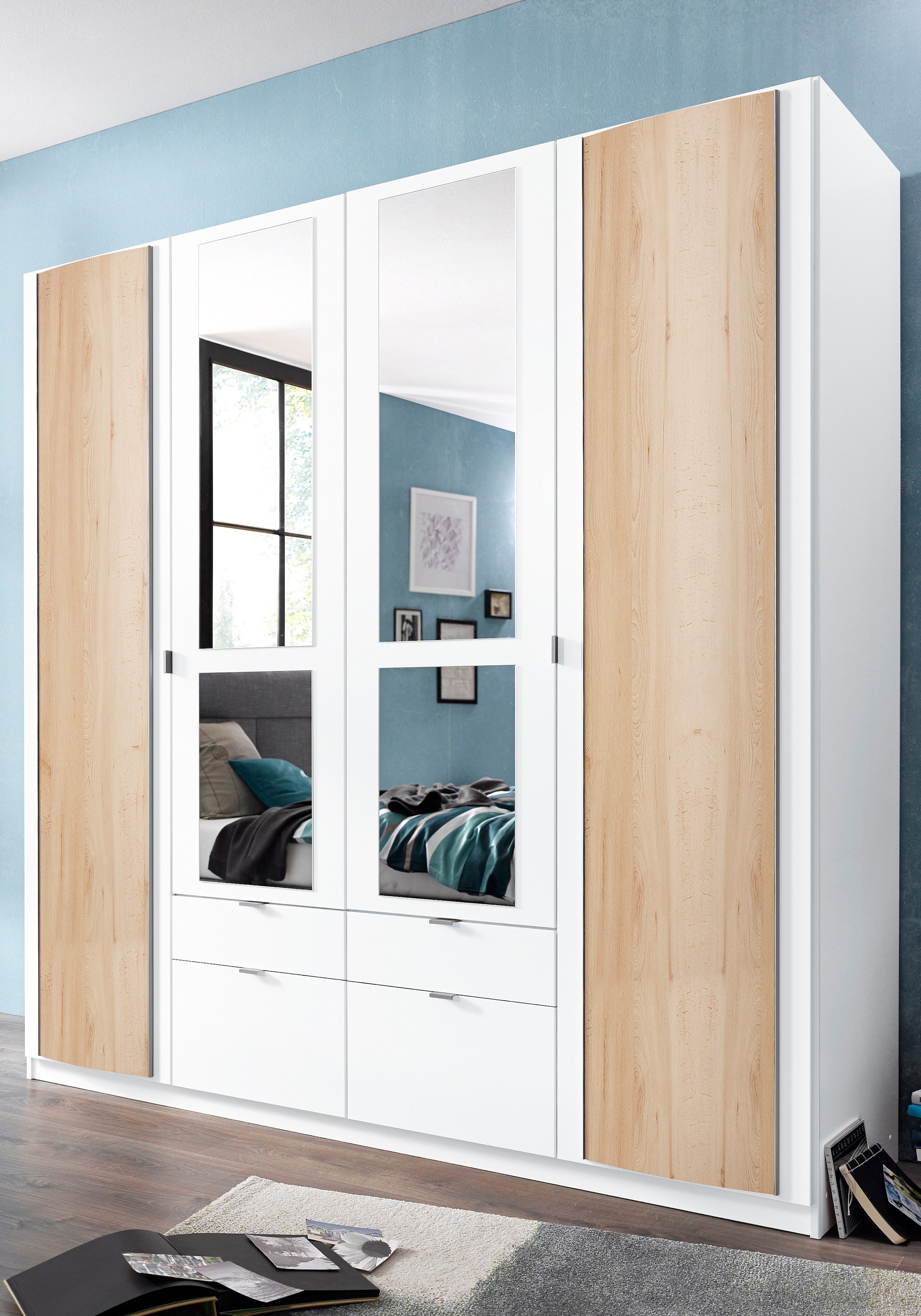 Image of priess Kleiderschrank mit gerundeten Elementen auf den Aussentüren