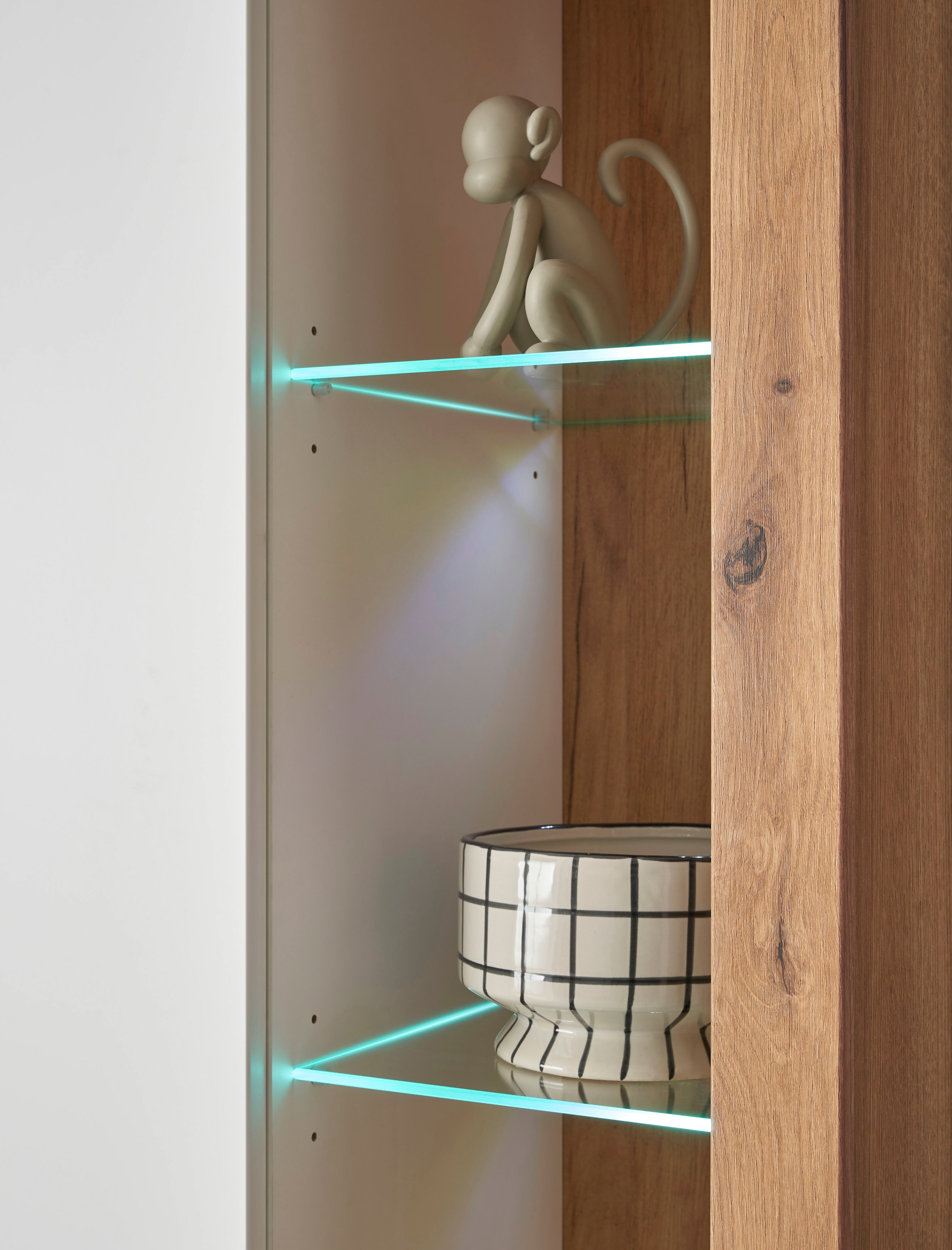 INOSIGN Vitrine »Brixen, Vitrinenschrank in Eiche Dekor, moderne Standvitrine«, Metallgriffe, ausreichend Stauraum, vielseitig einsetzbar, 80 cm breit