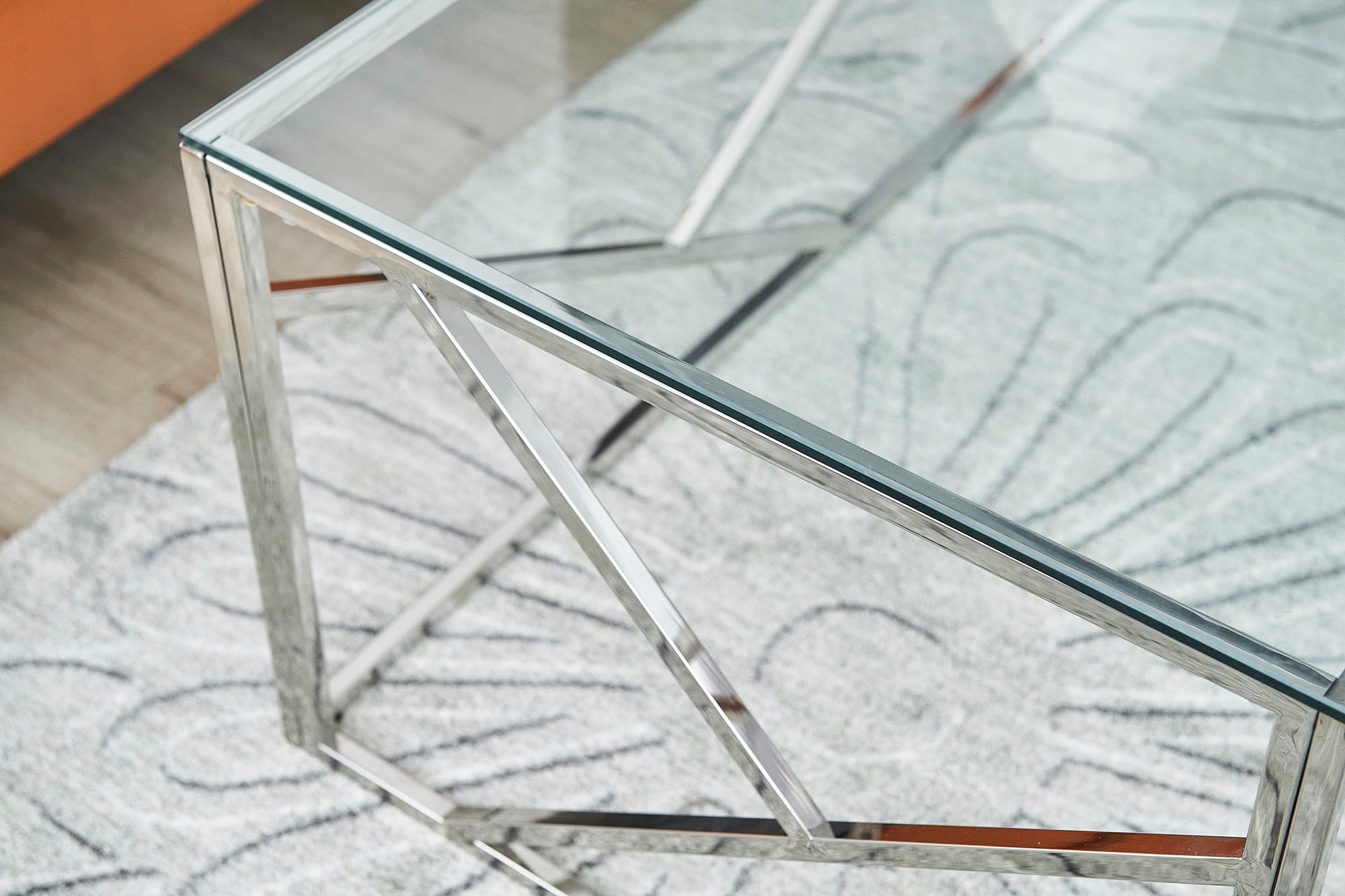 SalesFever Couchtisch »Couchtisch mit stilvoller Eleganz«, Edelstahlgestell: Robust, rostfrei und stilvoll