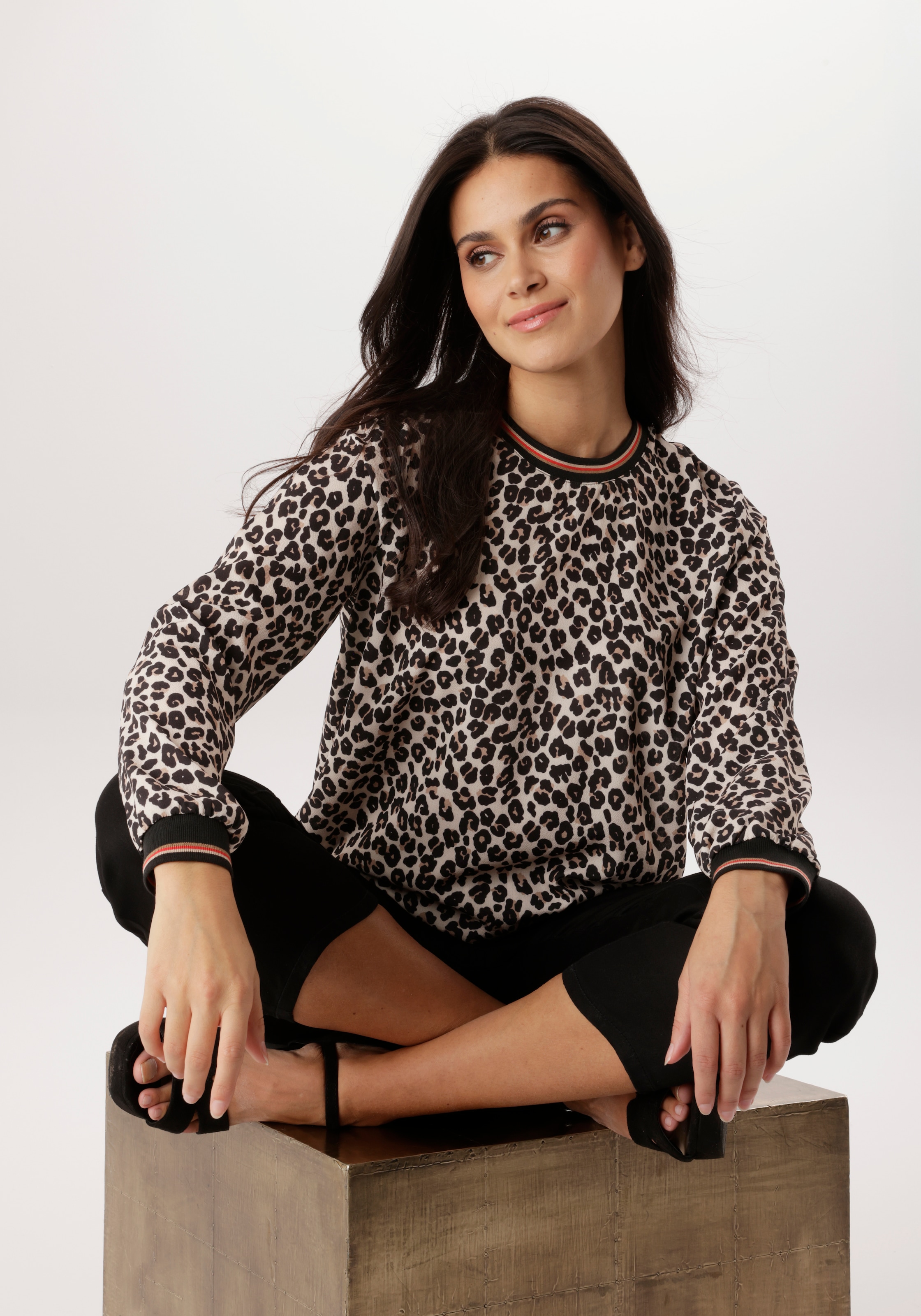 Aniston SELECTED Chemisier à chemise mit gestreiften Bündchen und Lepoarden-Print allover - NEUE KOLLEKTION