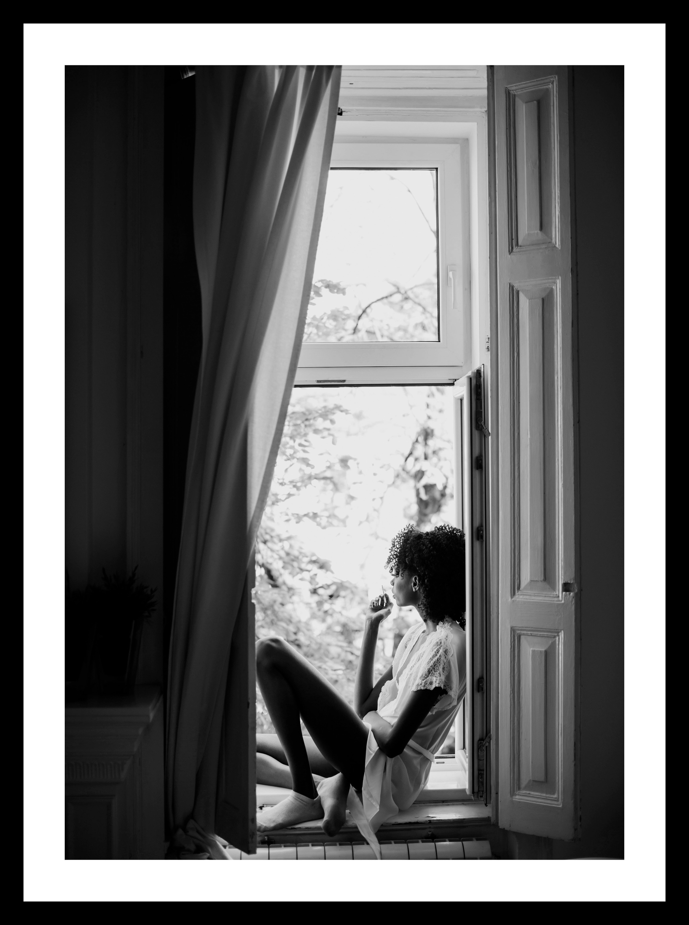 Image of Spiegelprofi GmbH Bild »Frau«, hochwertiger Kunstdruck, Rahmen schwarz bei Ackermann Versand Schweiz