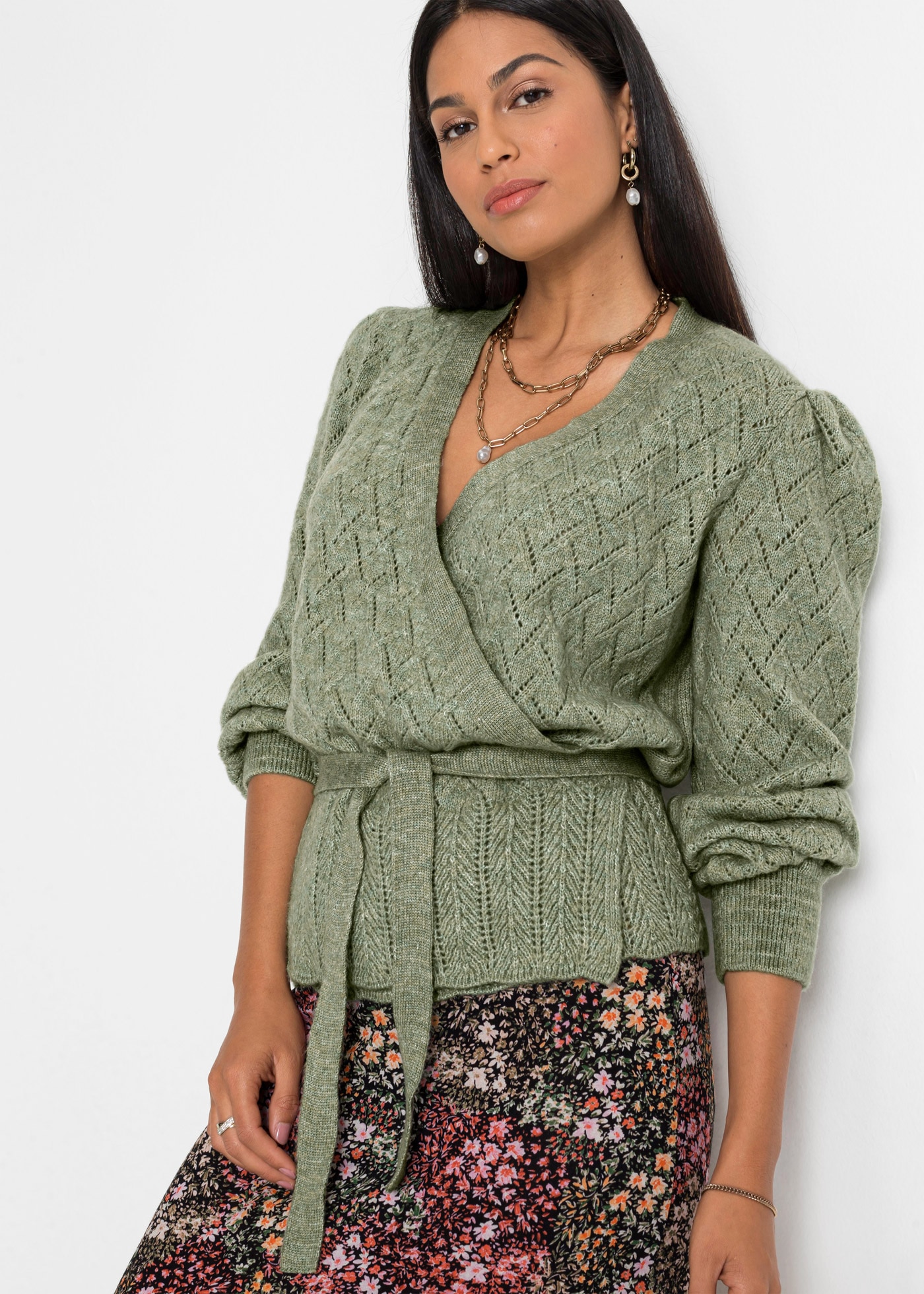 Image of bonprix Wickelpullover mit tiefem V-Ausschnitt und Bindeband zum Wickeln, mit Puffärmeln
