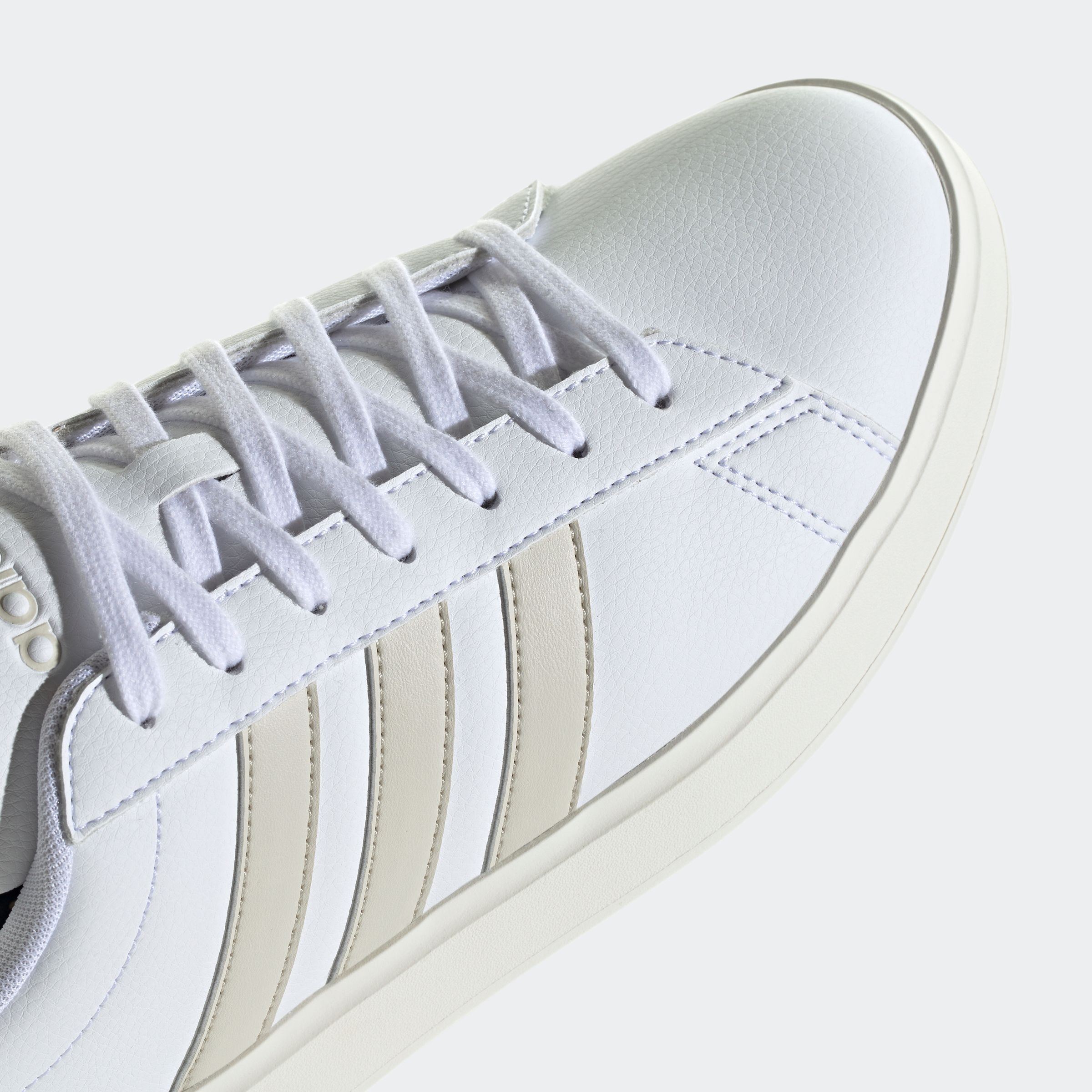 adidas Sportswear Sneaker »GRAND COURT CLOUDFOAM COMFORT«, Design auf den Spuren des adidas Superstar