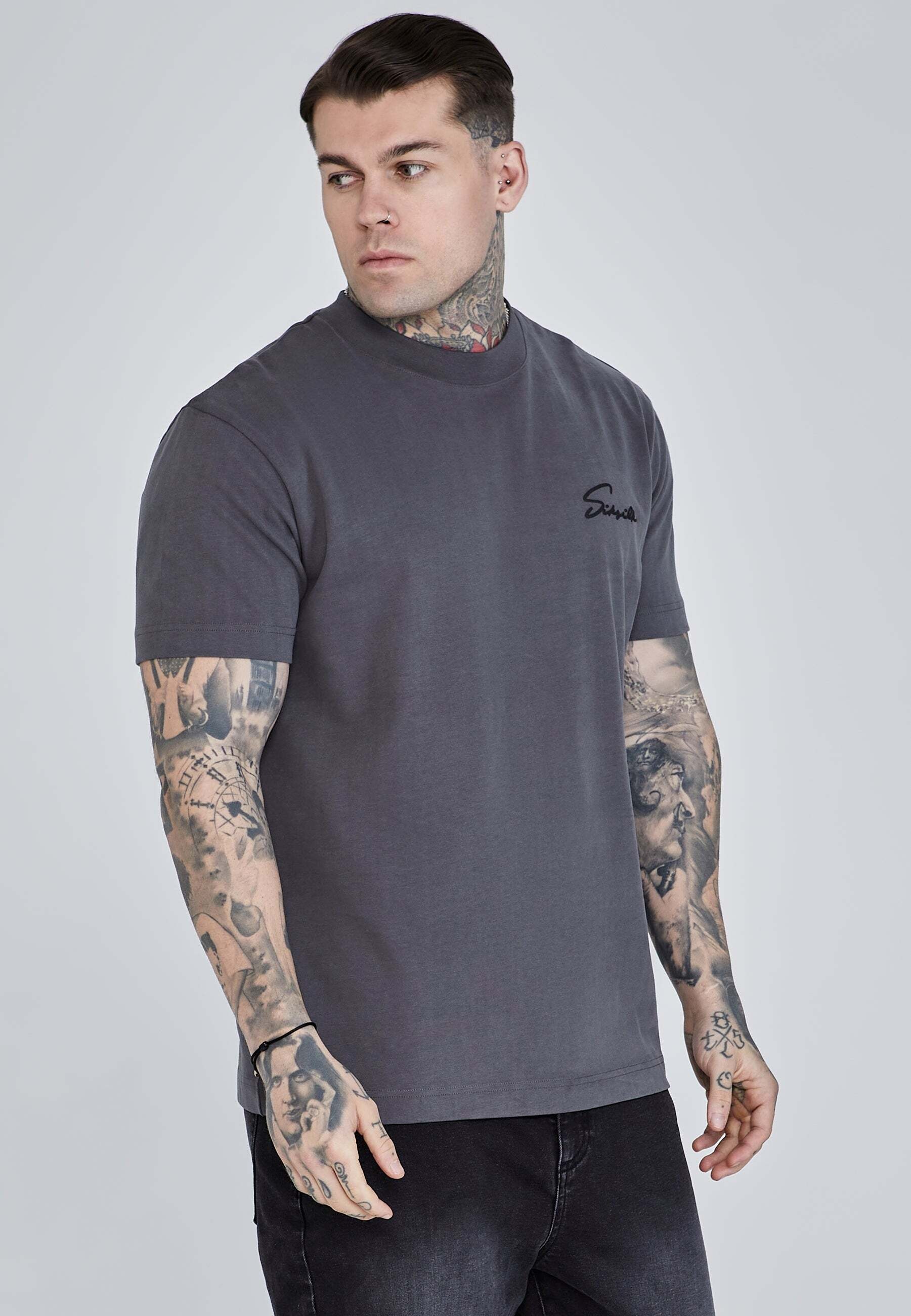 Image of Siksilk T-Shirt "Siksilk T-Shirt Script T-Shirt"