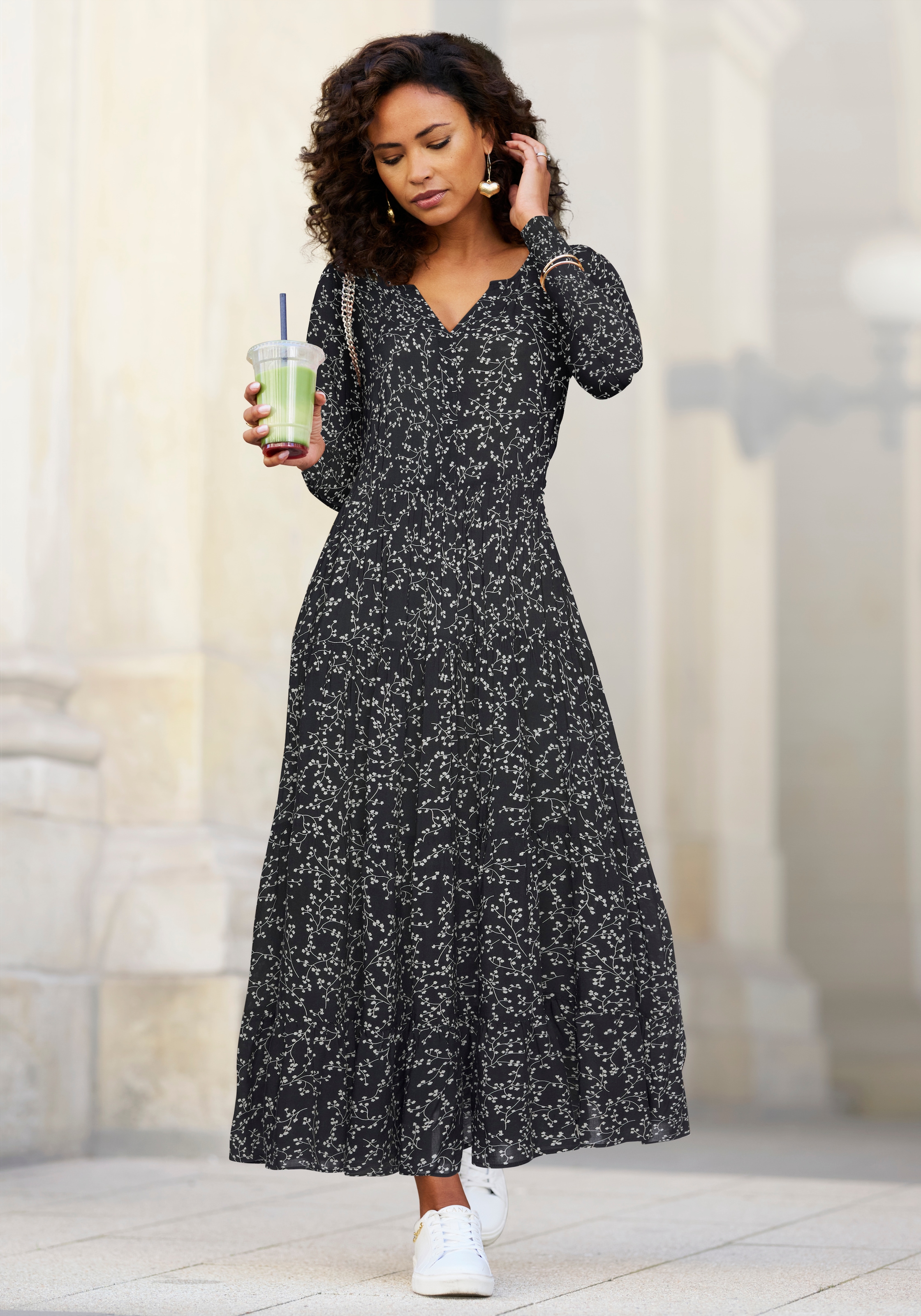 Image of LASCANA Maxikleid "mit Blumenprint und Volants aus gewebter Viskose, locker bequemer Look" Ohne Taschen Langärmliges Webkleid, Sommerkleid, Kaftankleid mit weitem Rockteil