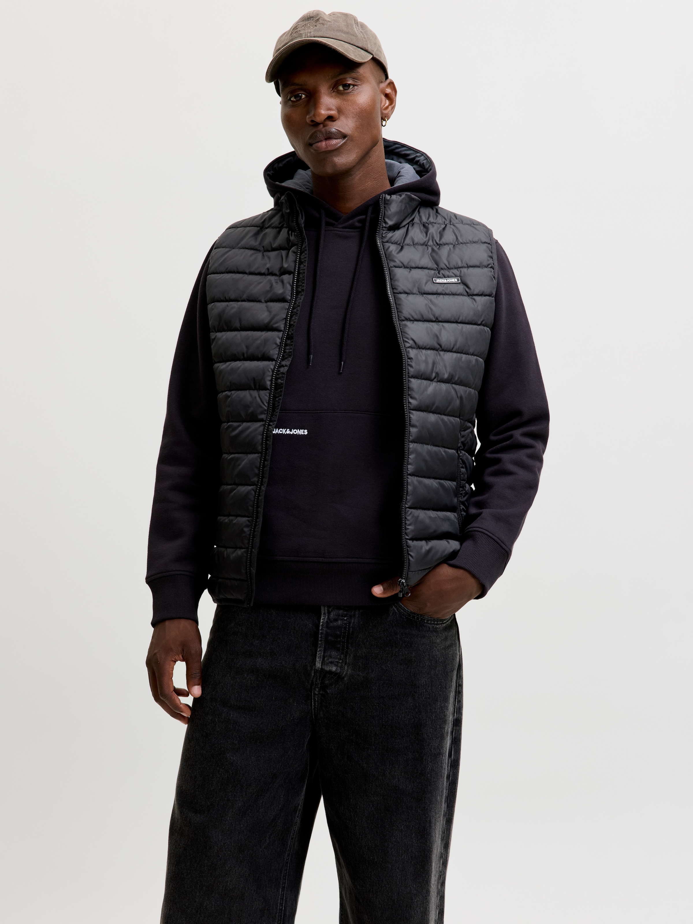 Jack & Jones Gilet matelassé »JJELVIS LIGHT BODYWARMER COLLAR« fibre synthétique, coupe régulière