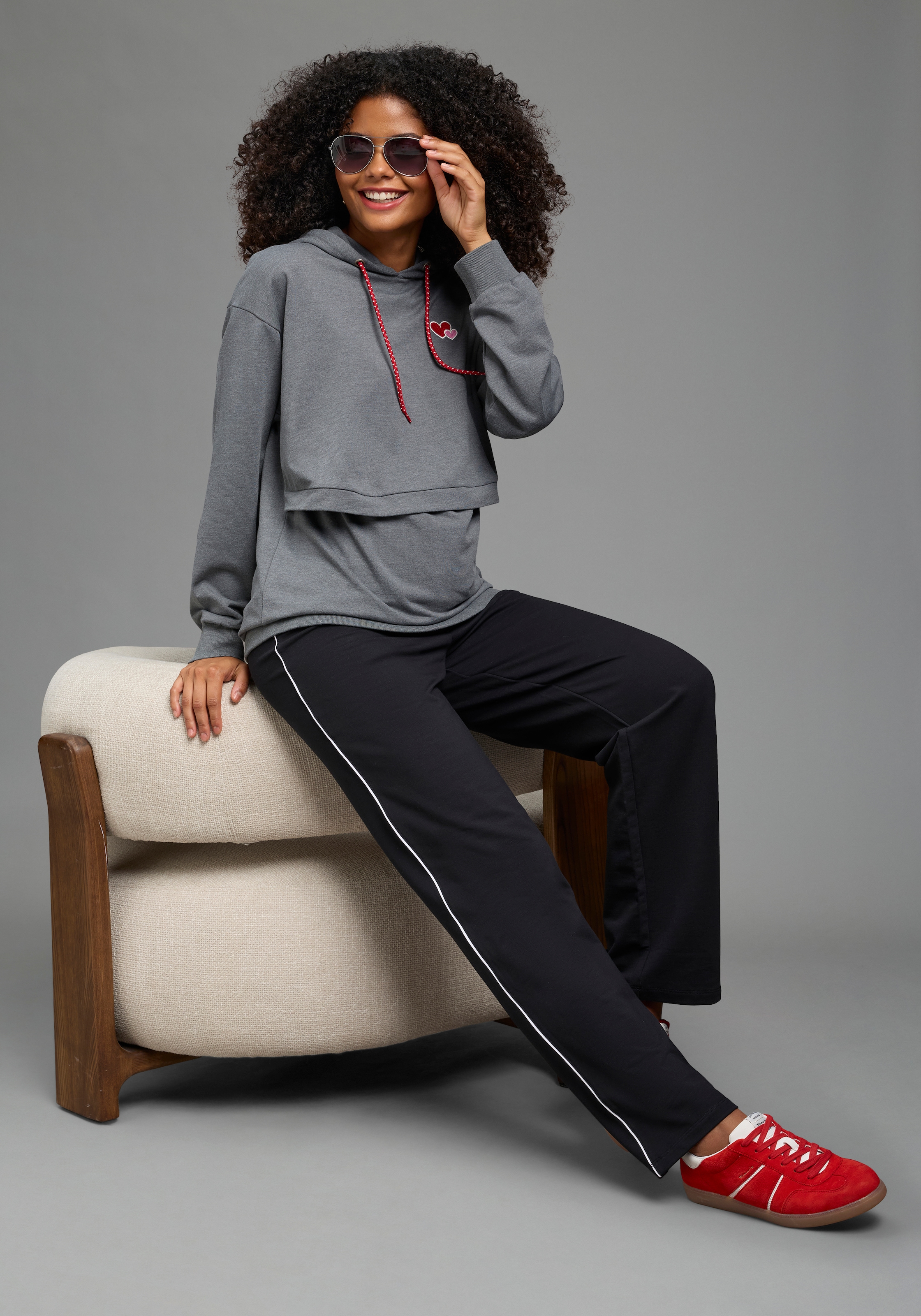 Neun Monate Sweat-shirt de grossesse »Kapuzensweatshirt für Schwangerschaft und Stillzeit«, avec capuche, manches longues, en coton et polyester

