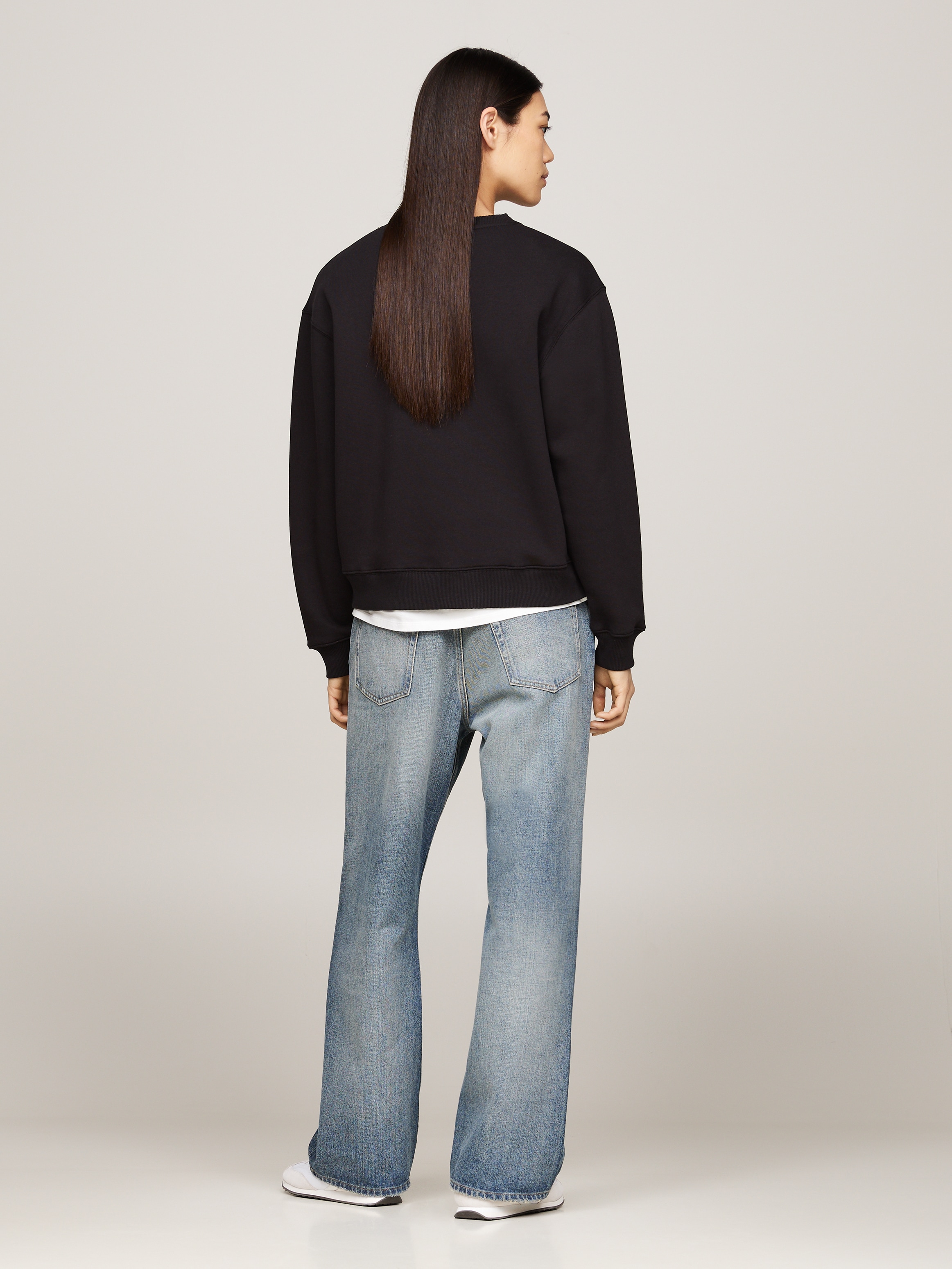 Tommy Hilfiger Sweatshirt »MDRN REG CORP LOGO C-NK SWTSHRT«, mit Logoschriftzug