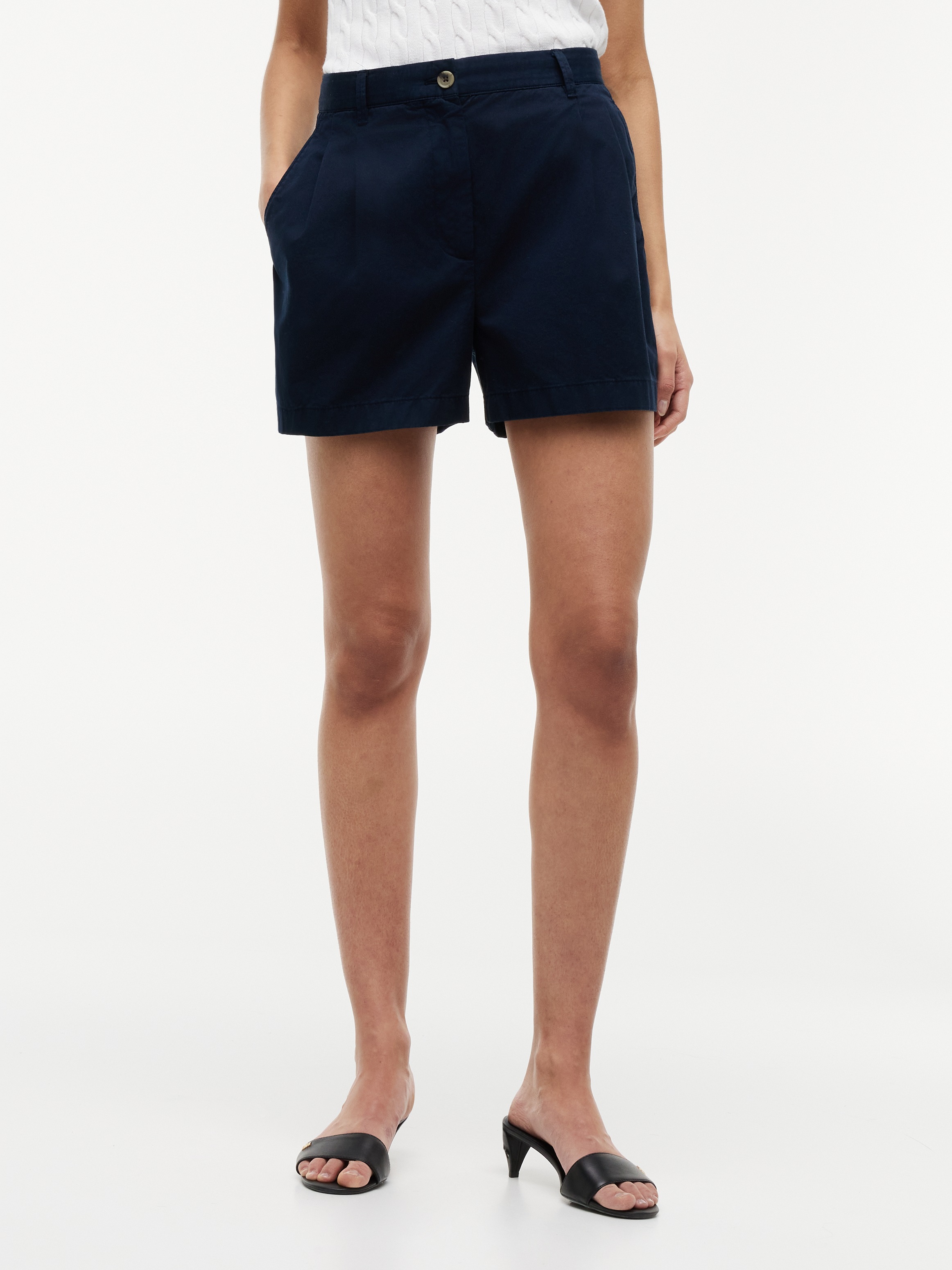Image of Tommy Hilfiger Shorts "COTTON CHINO FLARE SHORTS" Baumwolle, in ausgestellter Form
