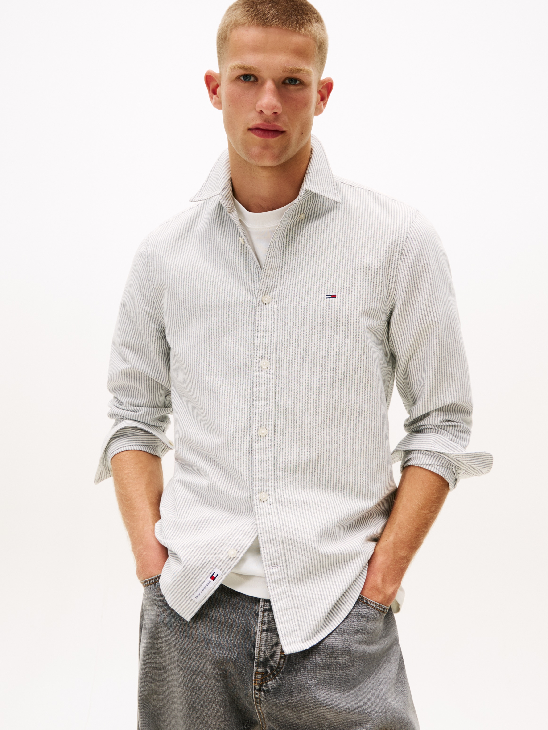 Tommy Jeans Langarmhemd »TJM SLIM STRIPE OXFORD SHIRT EXT«, Mit Button-Down-Kragen
