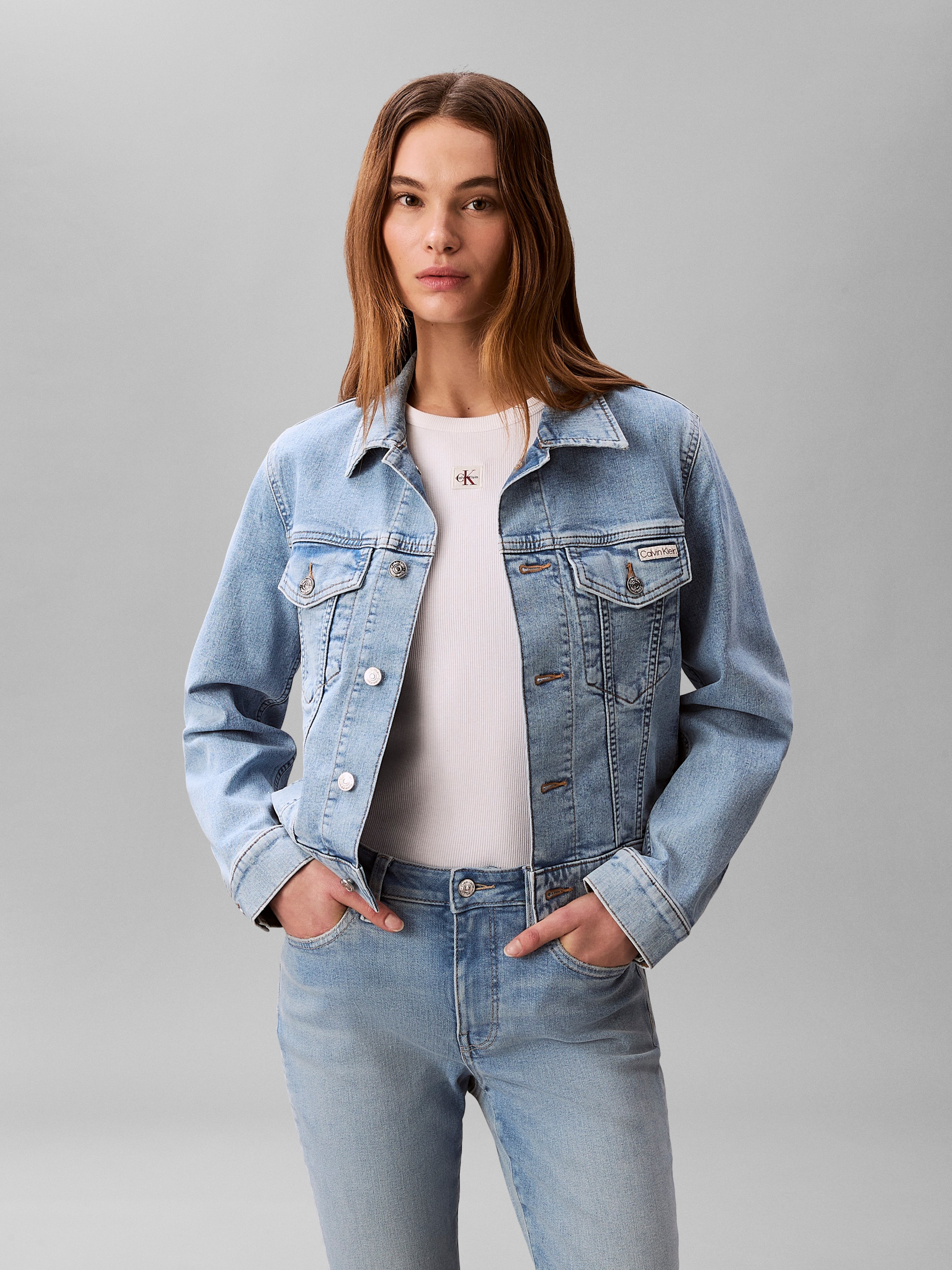Image of Calvin Klein Jeansjacke "CLASSIC TRUCKER COASTAL LIGHT" ohne Kapuze Regular fit mit Rundhalsausschnitt
