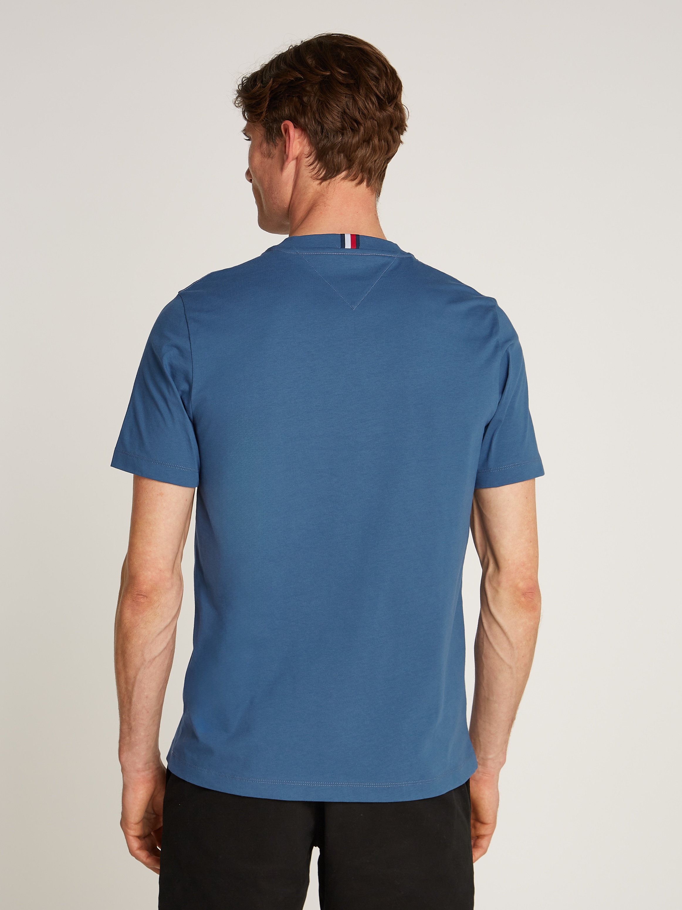 Tommy Hilfiger T-shirt »SCRIPT LOGO TEE« mit aufgesticktem Logo