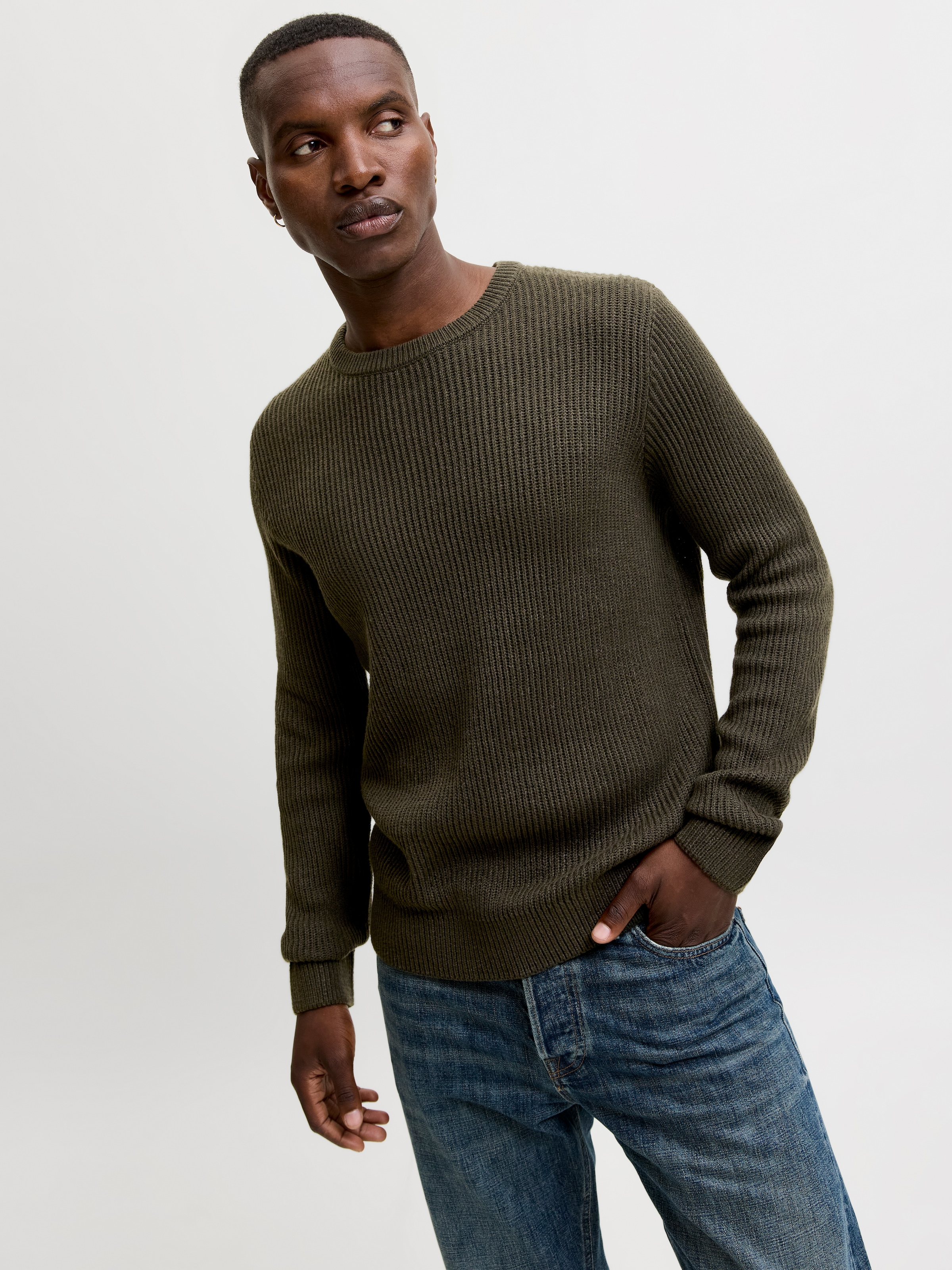Jack & Jones Pull à col rond »JJPANNEL KNIT CREW NECK AW26« mélange de matériaux, coupe régulière