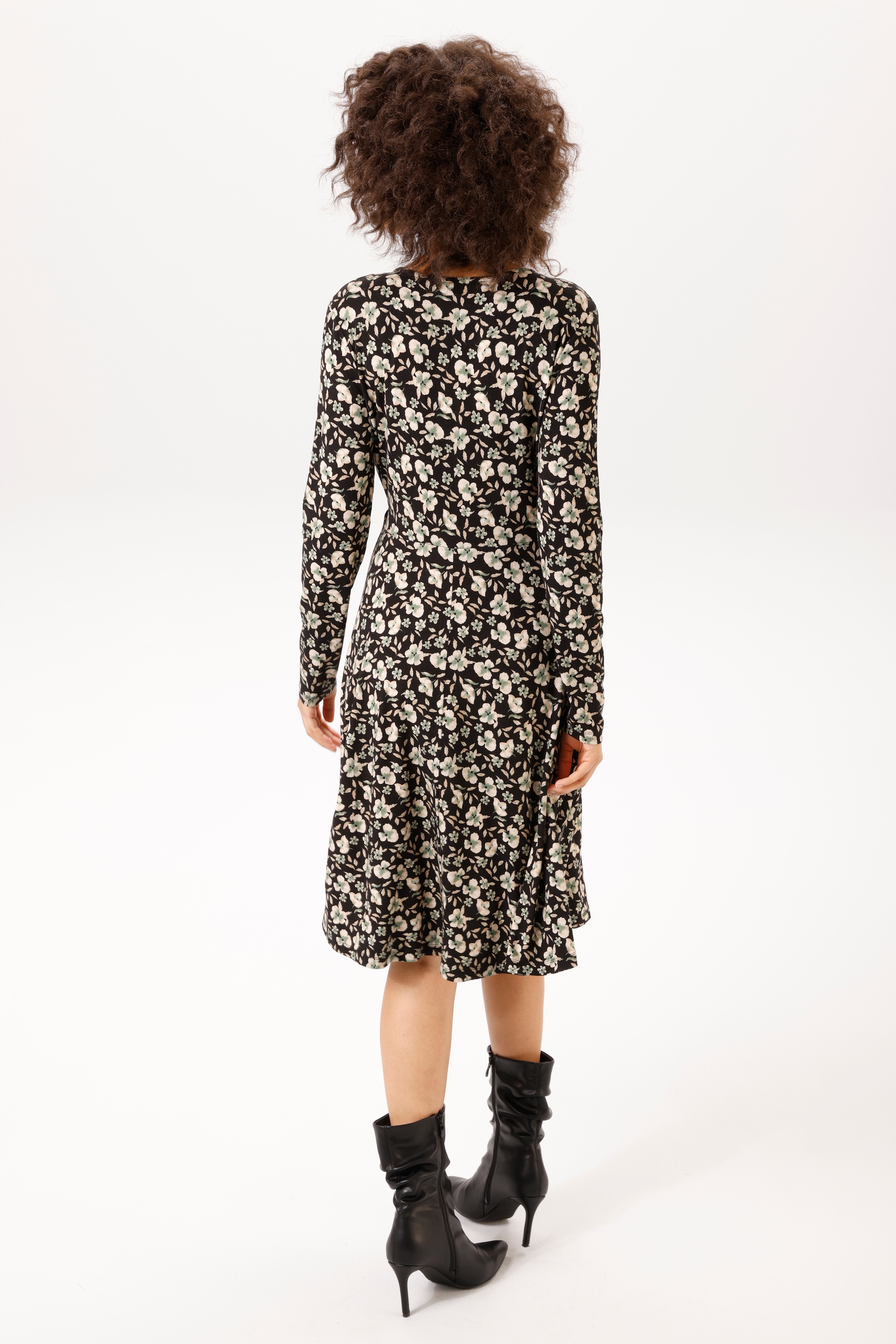 Aniston CASUAL Robe en jersey imprimé de petites fleurs et feuilles - NOUVELLE COLLECTION