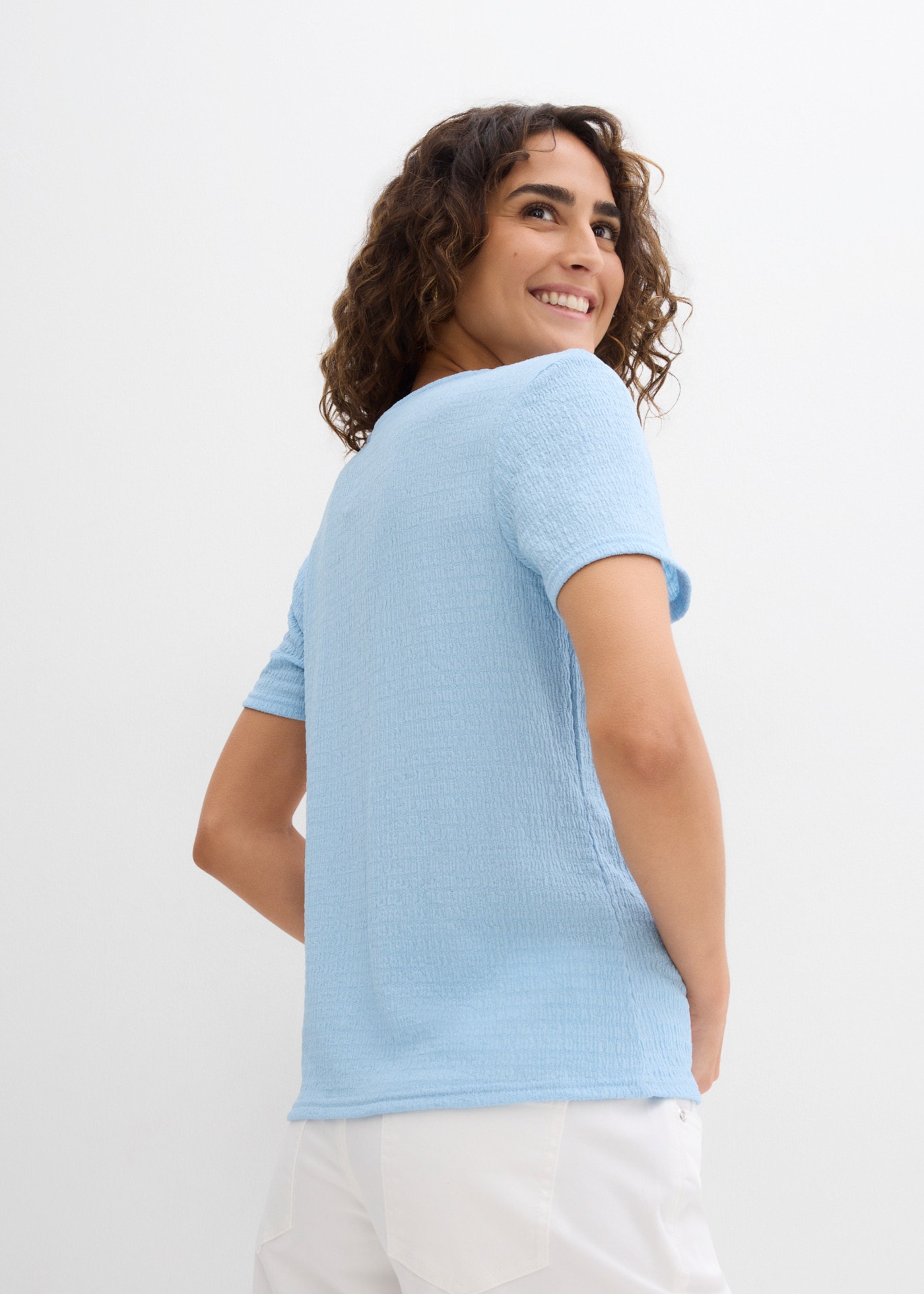 bonprix T-shirt Slim Fit Passform, Kurzarm-Design, mit Knopfleiste