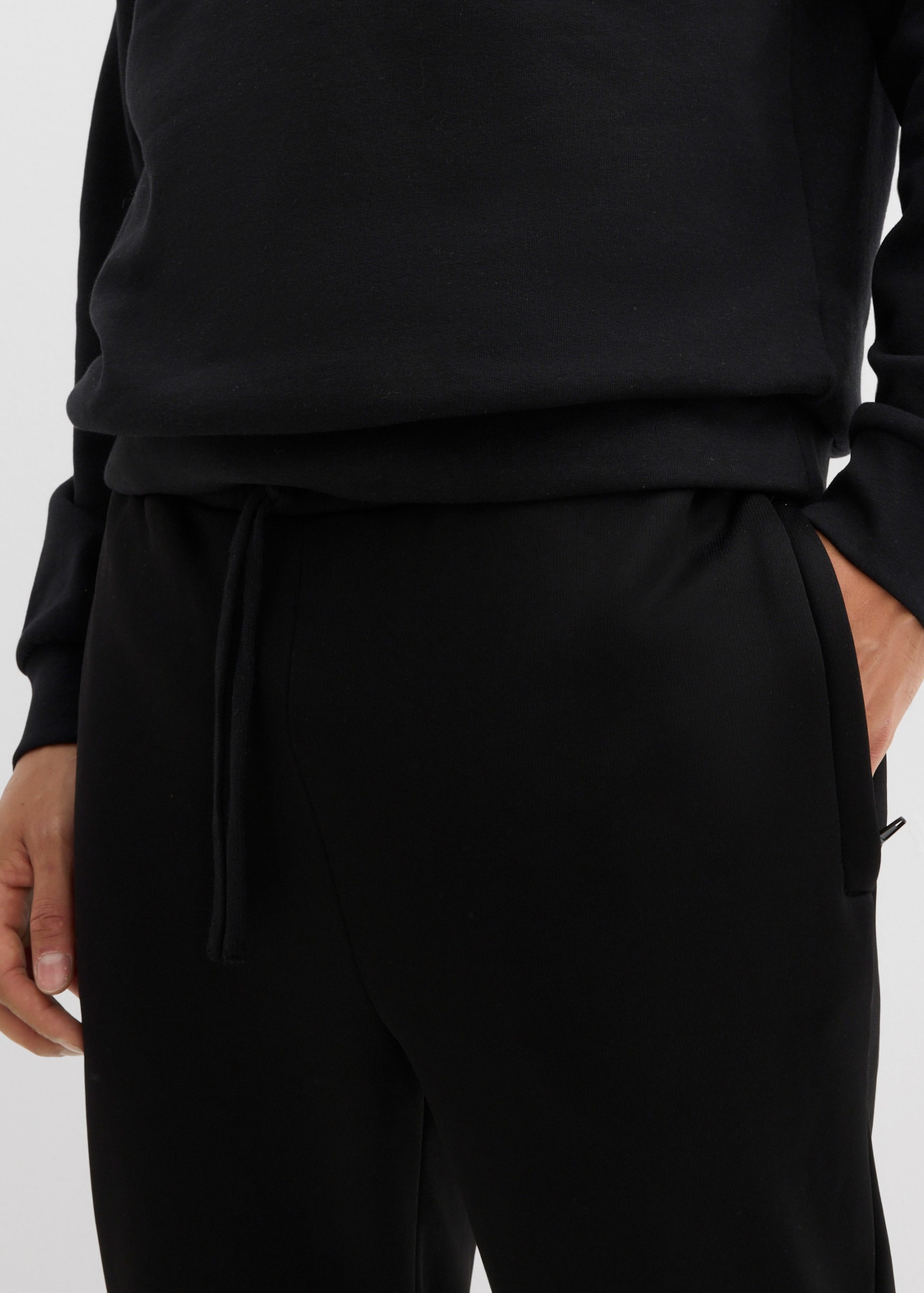 bonprix Pantalon de jogging  avec fonction thermo, coupe régulière, style décontracté