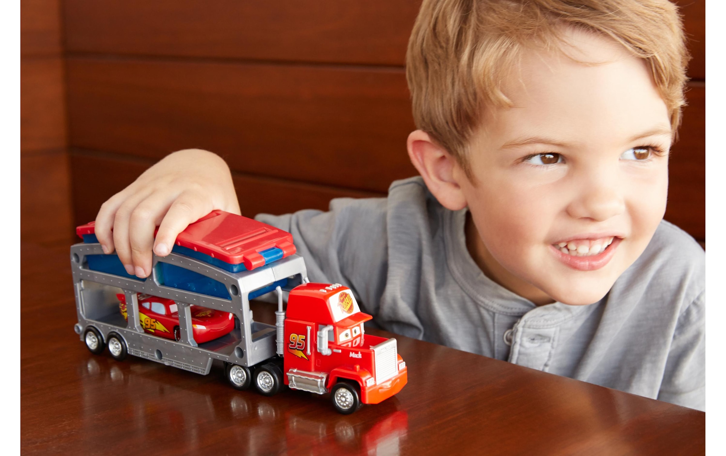 Mattel® Spielzeug-LKW »Cars Macks Farbwechsel-Station«