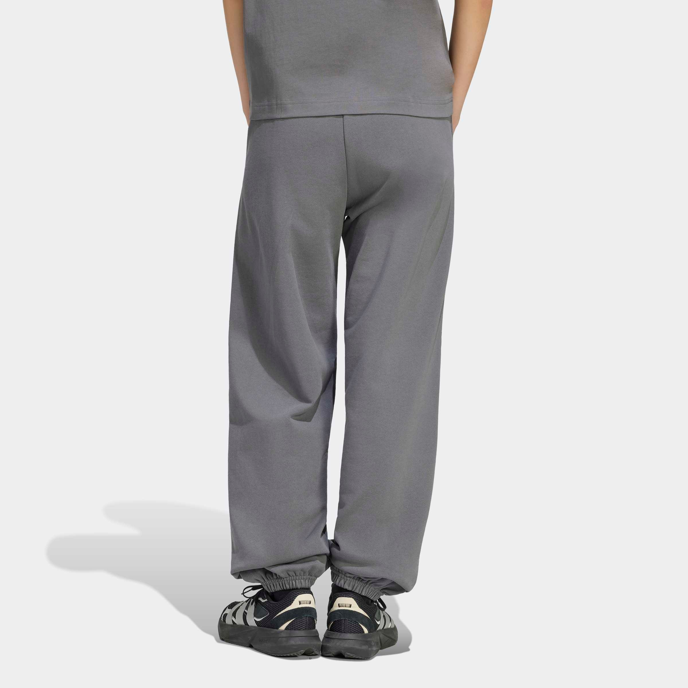 adidas Sportswear Pantalon de sport »ADIDAS KIT, LOCKER GESCHNITTEN, BÜNDCHEN, KLEINES LOGO«  Pantalon de sport KIT, qualité premium lourde, structure de tissu robuste