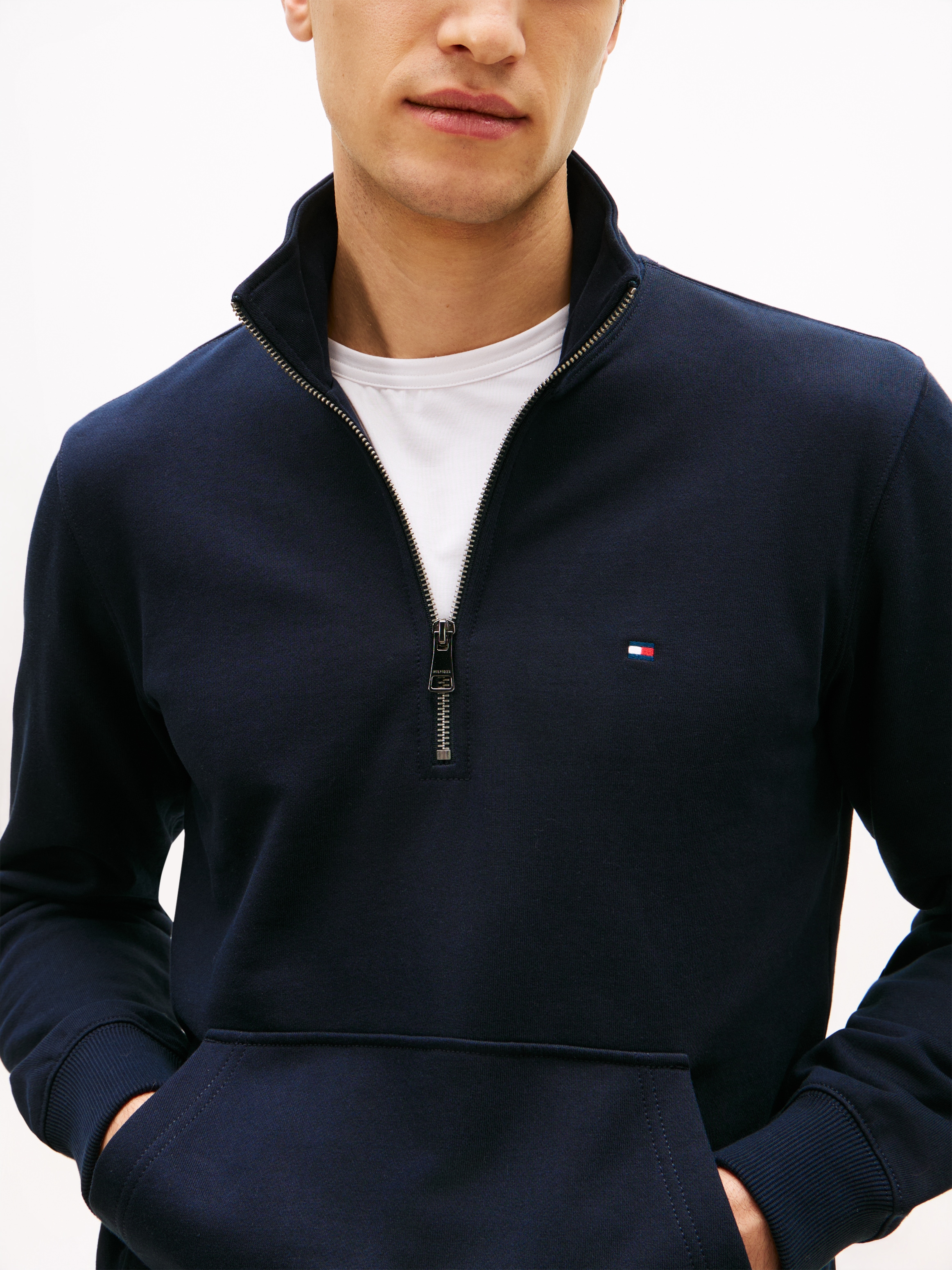 Tommy Hilfiger Sweat-shirt »ESSENTIAL TERRY NEW 1/4 ZIP«, demi-zip en éponge avec drapeau
