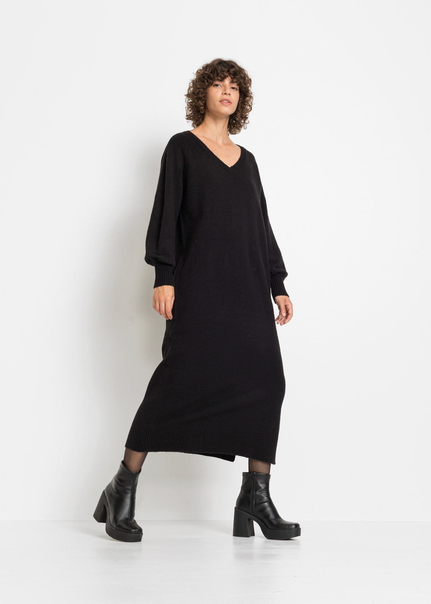 Image of bonprix Strickkleid "Oversized Strickkleid in Midilänge" aus Polyacryl, Polyester und Elasthan, lässig geschnitten, Midilänge