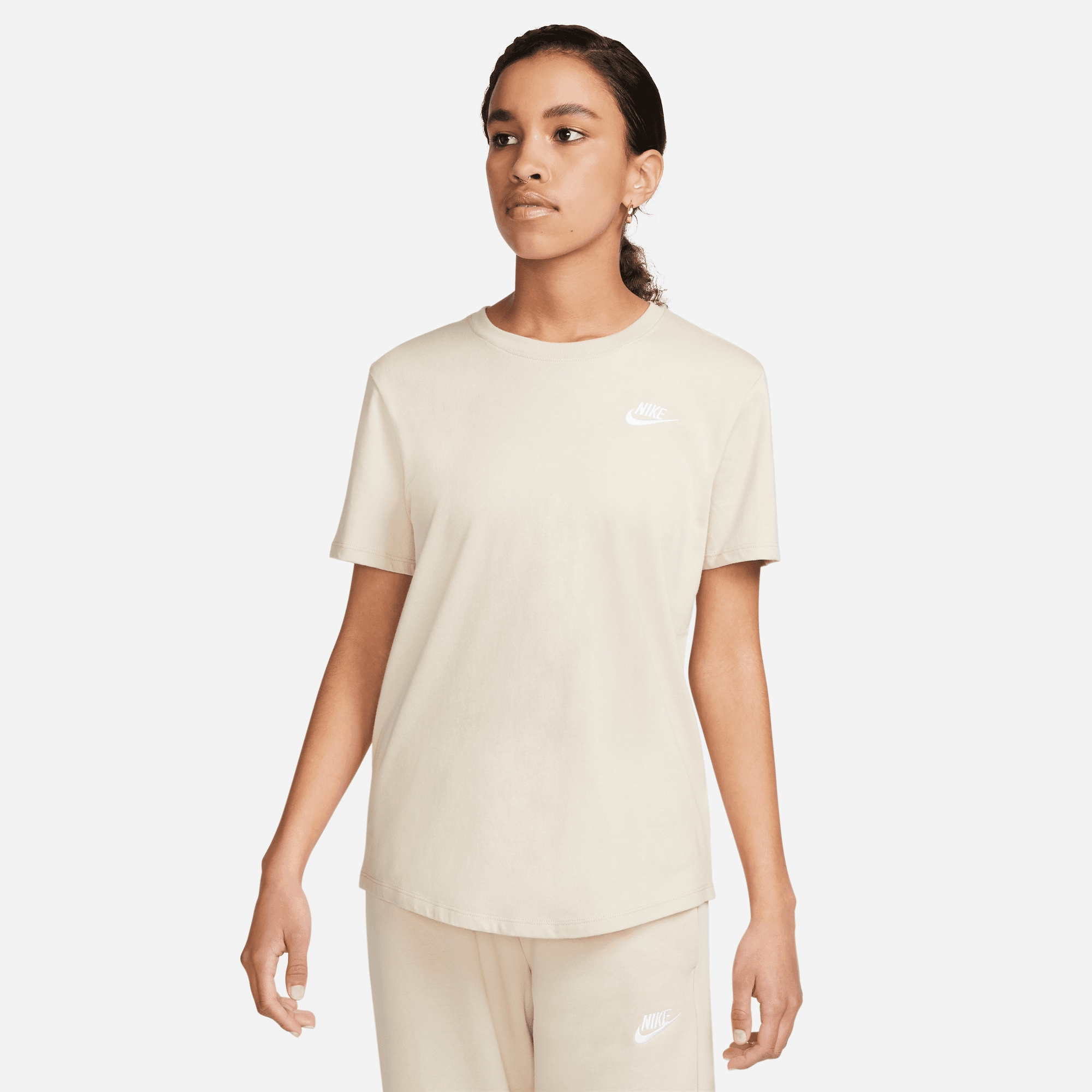 ♕ Nike Sportswear T-Shirt »CLUB ESSENTIALS WOMEN\'S T-SHIRT«  versandkostenfrei bestellen