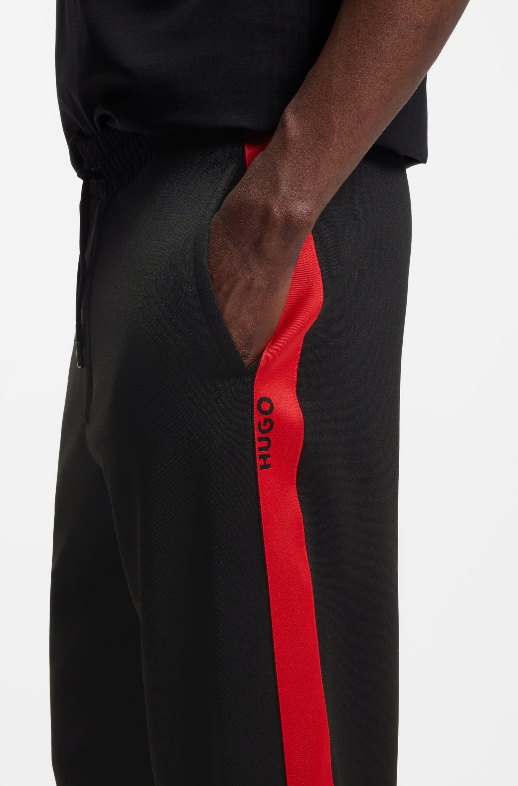 HUGO Pantalon sweat »Dolos«  fermetures éclair à l'ourlet, coupe décontractée, bande logo