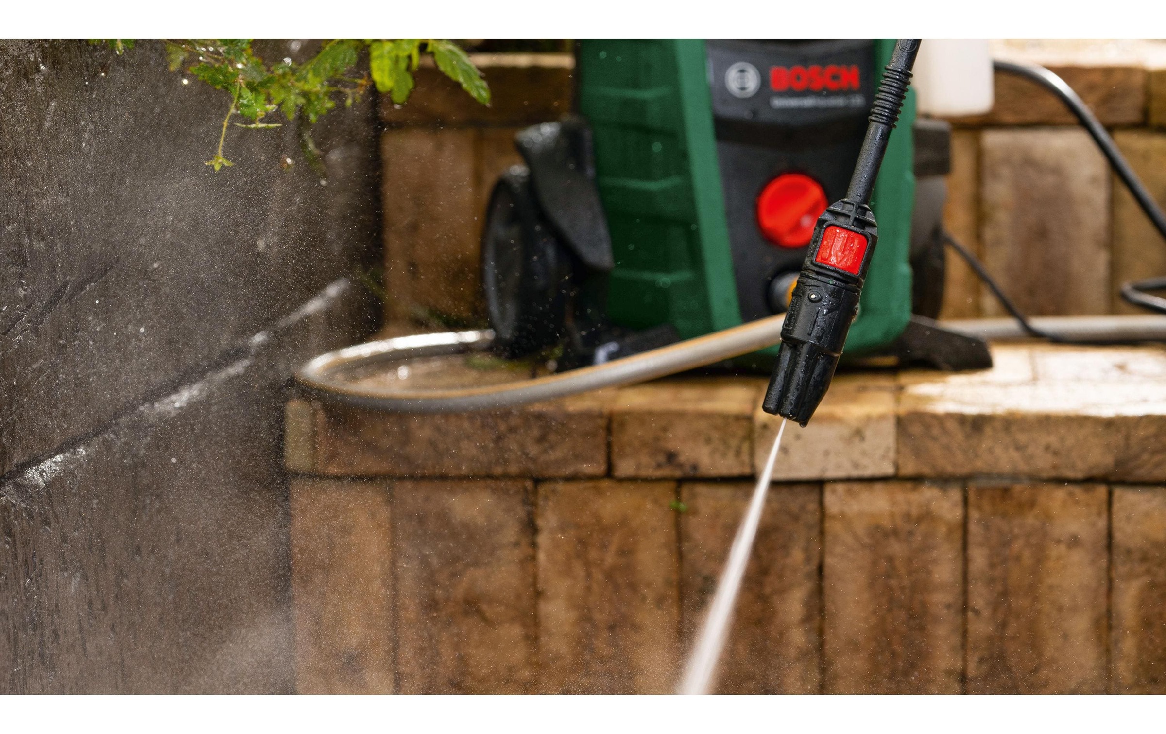 BOSCH Hochdruckreiniger »UniversalAquatak 135« Vielseitiger Reiniger mit 3-in-1-Düse und leisem Betrieb