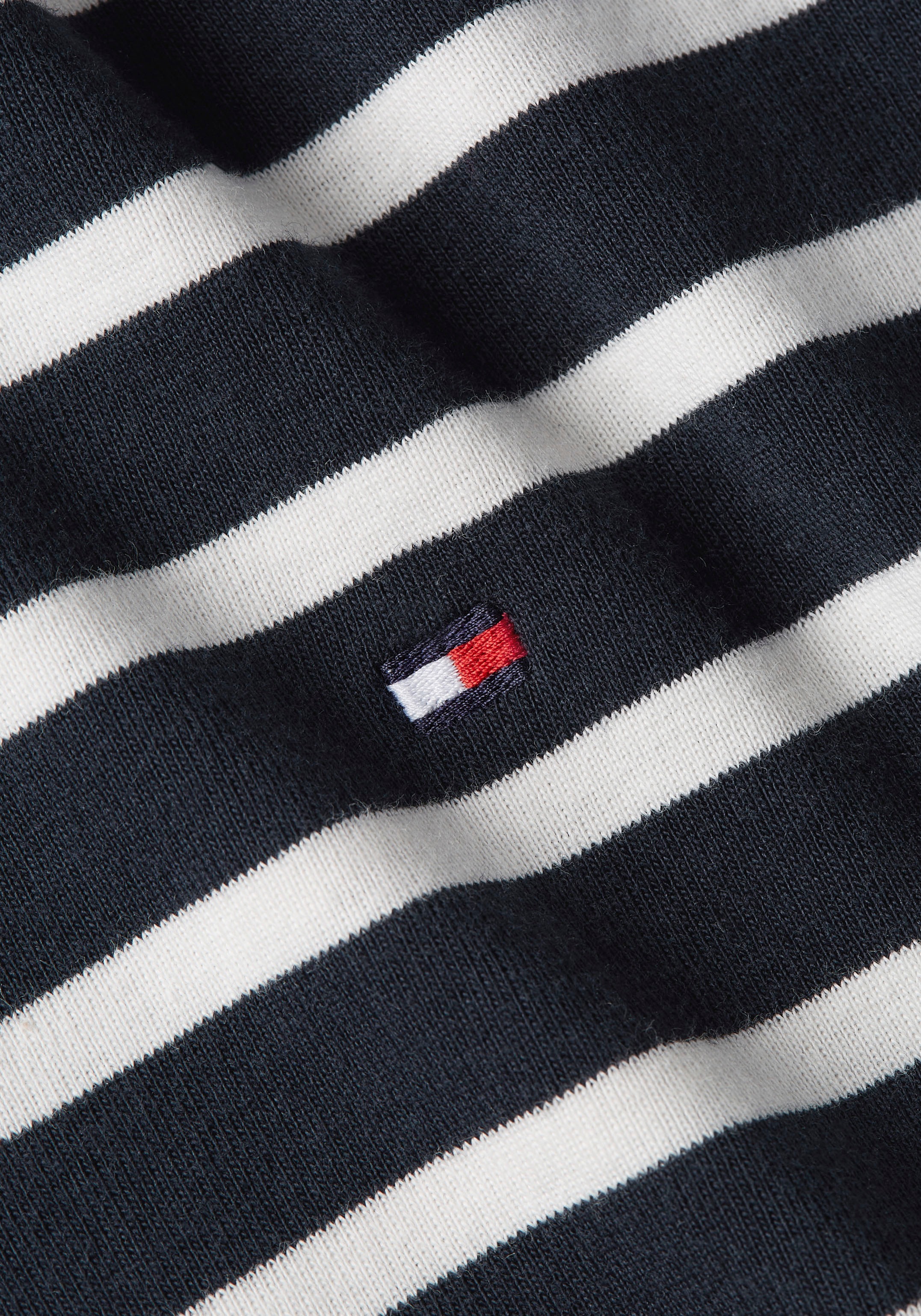 Tommy Hilfiger T-Shirt »SLIM CODY C-NK SS«, mit Logostickerei