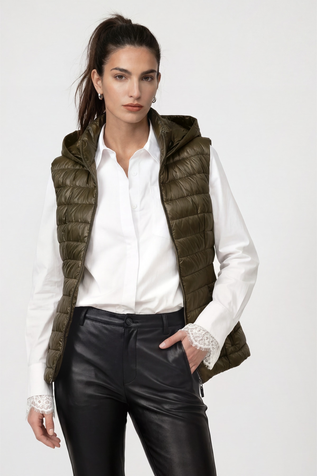 Image of Monari Steppweste "Weste Stepp" Regular fit mit Kapuze und Stehkragen