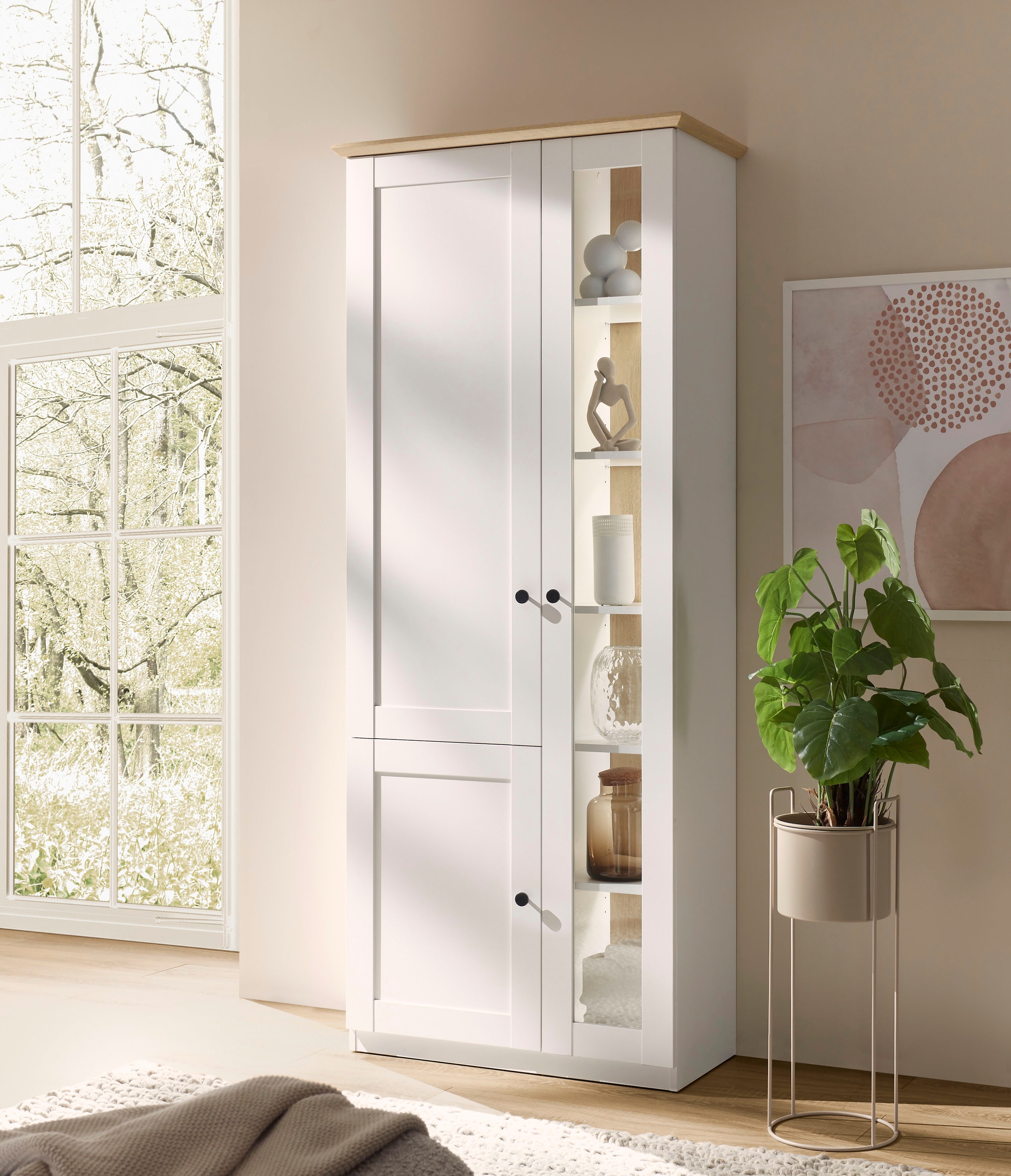 GOODproduct Vitrine »Brest, Standvitrine im Landhausstil, Glasvitrine, Vitrinenschrank« schwarze Metallgriffe, ausreichend Stauraum, Glastür, 203 cm hoch