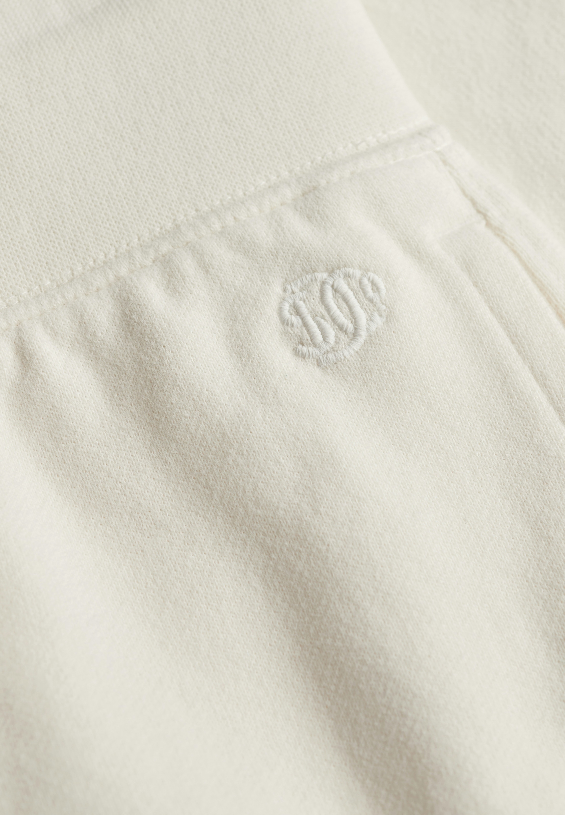 Superdry Shorts »STUDIOS SWEAT SHORT«  Slim Fit, mit Tunnelzug, aus Baumwolle und Jersey, unifarben