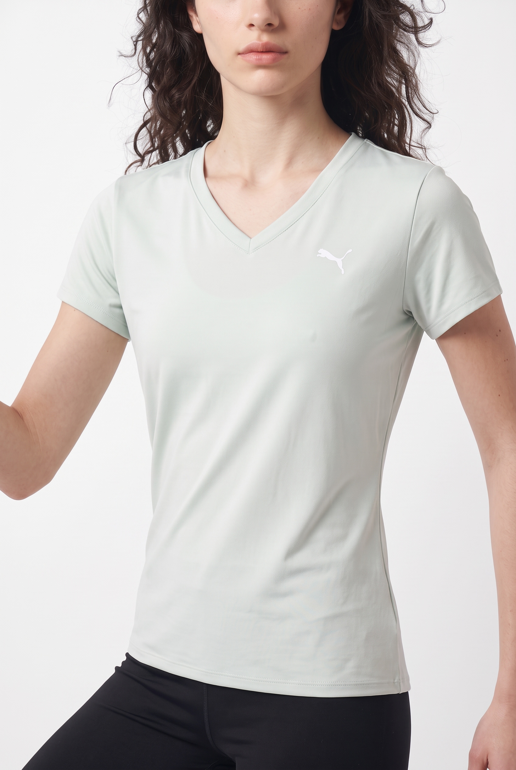 PUMA T-shirt d'entraînement »W TAD ESSENTIAL VNECK TEE« avec technologie DryCELL, col en V ajusté, manches courtes