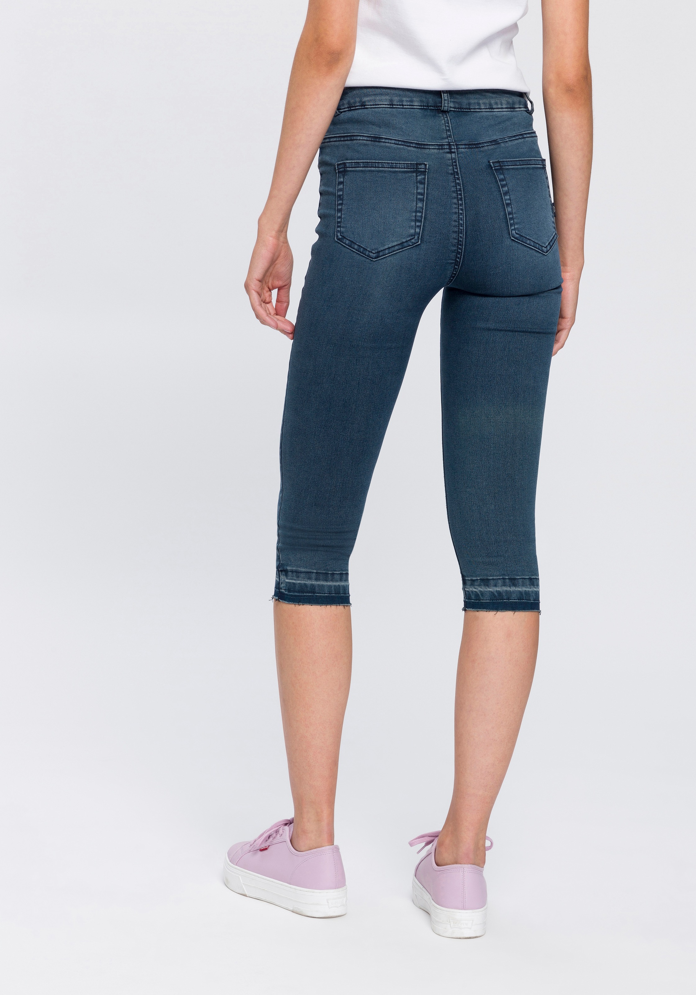 Image of Arizona Caprijeans »Ultra Stretch«, High Waist Capri mit offenem Saum bei Ackermann Versand Schweiz
