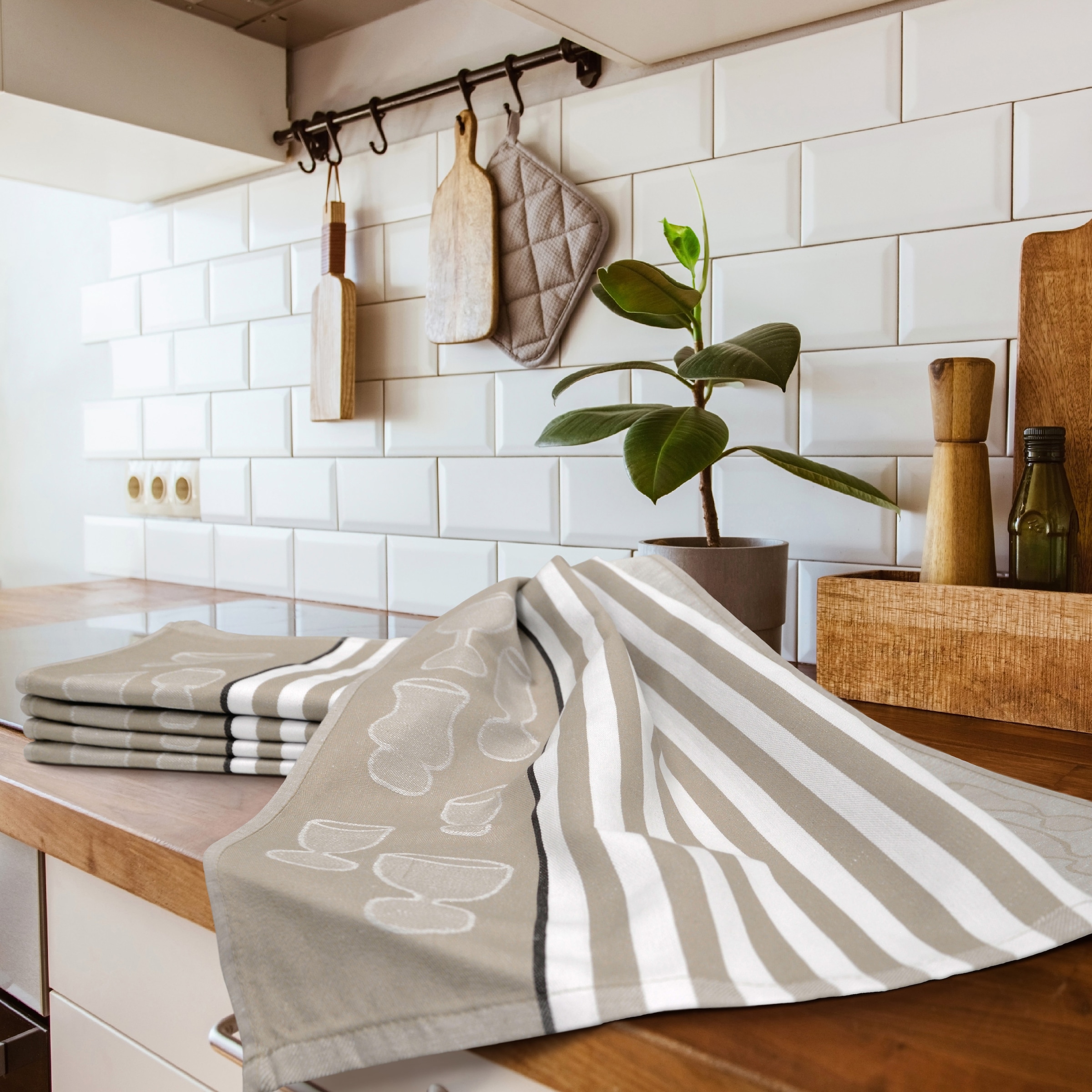 Dyckhoff Geschirrtuch »Gläser / Halbleinen« mit Gläser & Streifen Motiv, Masse je Tuch ca. 50x70 cm