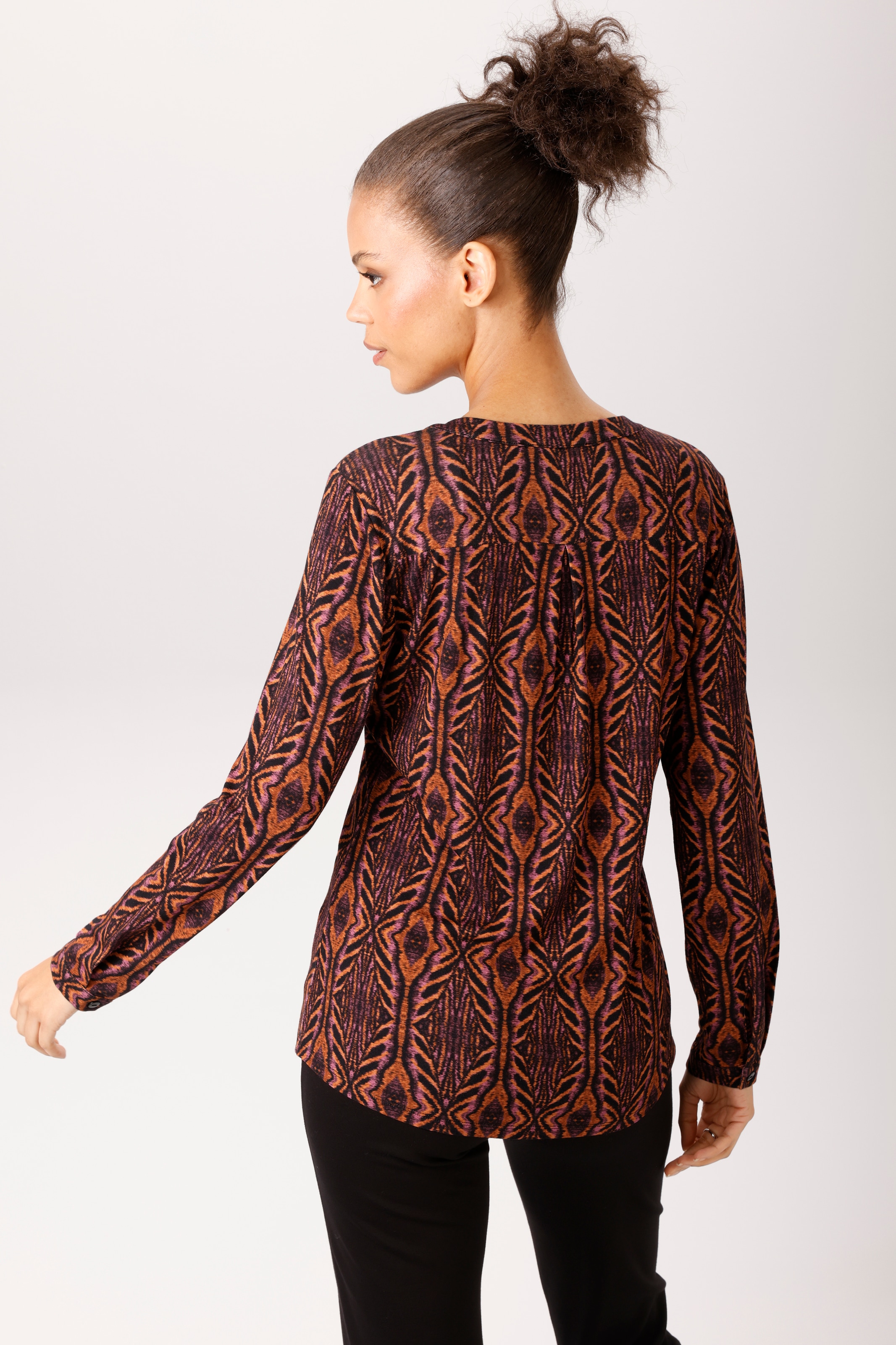 Aniston CASUAL Blouse à enfiler avec imprimé graphique coloré - NOUVELLE COLLECTION