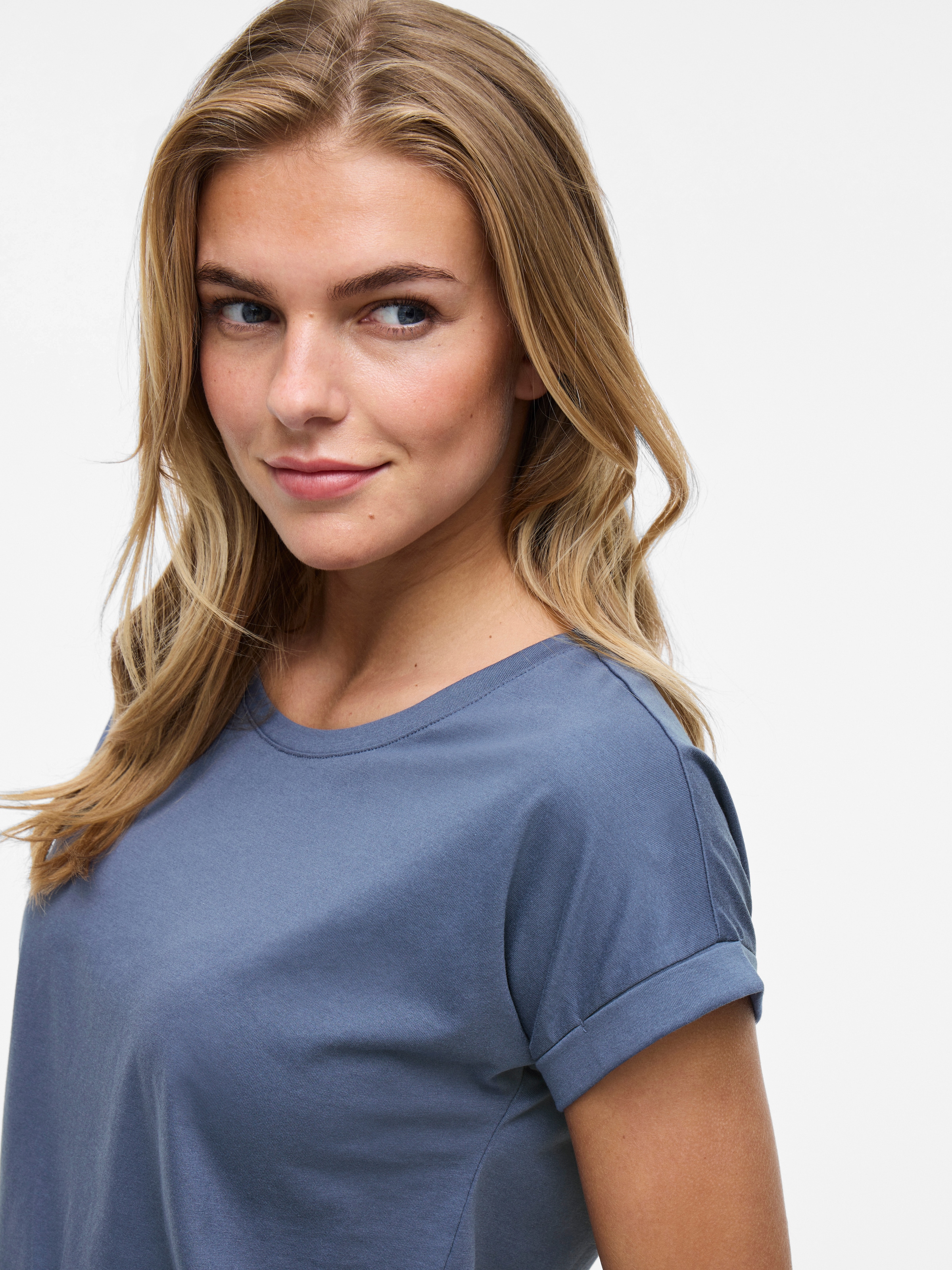 Vila Rundhalsshirt »VIDREAMERS NEW PURE T-SHIRT/SU-NOOS«, Basic Damen-T-Shirt mit Rundhalsausschnitt und umgeschlagenen Ärmeln