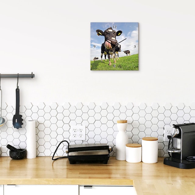 Artland Wanduhr »Holstein-Kuh mit gewaltiger Zunge«, wahlweise mit Quarz-  oder Funkuhrwerk, lautlos ohne Tickgeräusche kaufen