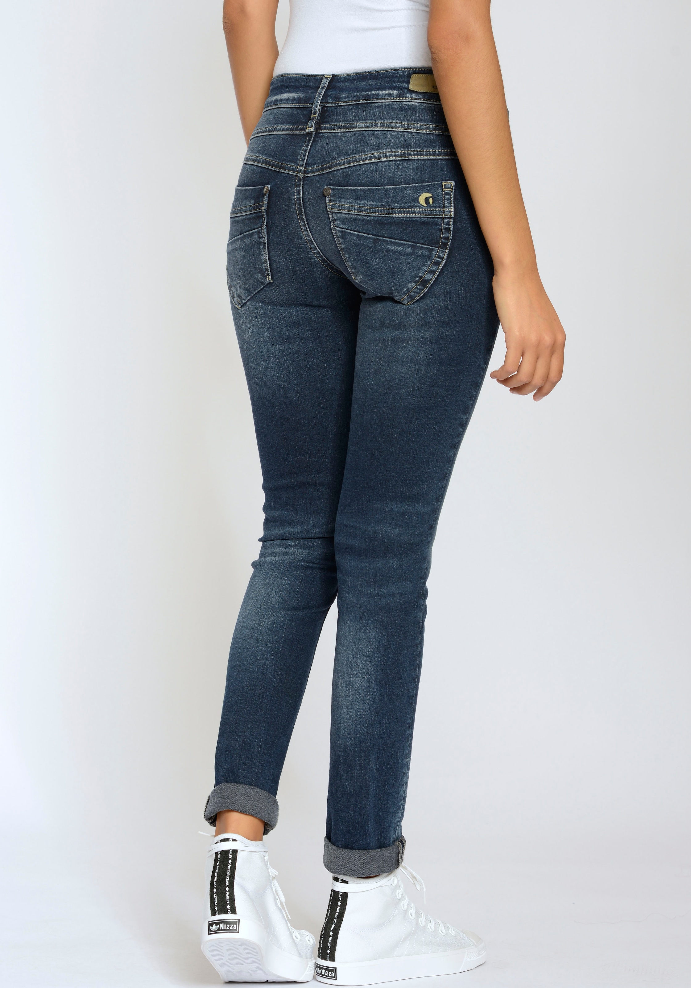 GANG Skinny-fit-Jeans »94MORA«, mit 3-Knopf-Verschluss und Passe vorne