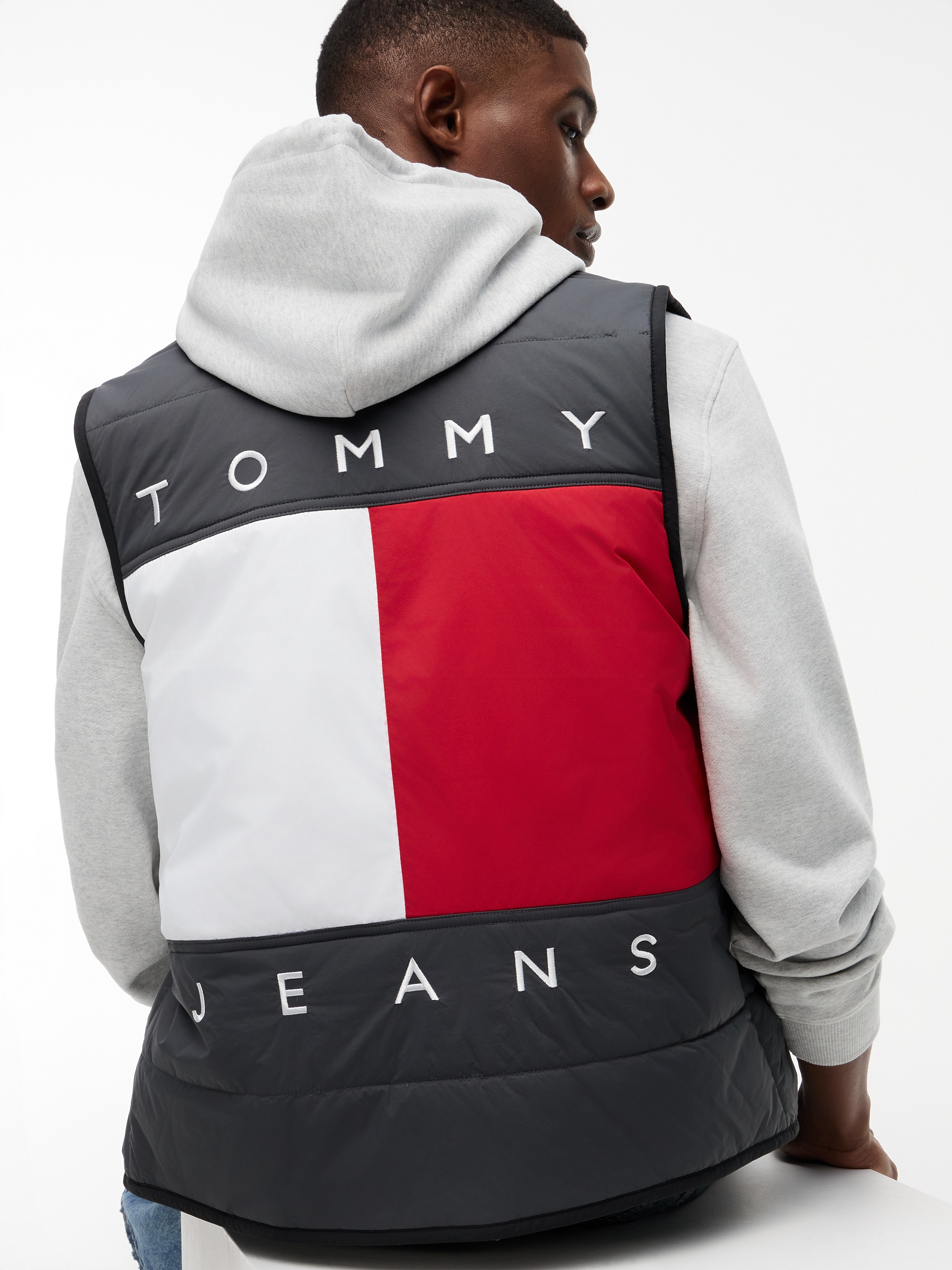 Tommy Jeans »TJM HERITAGE FLAG QUILTED« Underliner Regular fit mit Rundhalsausschnitt
