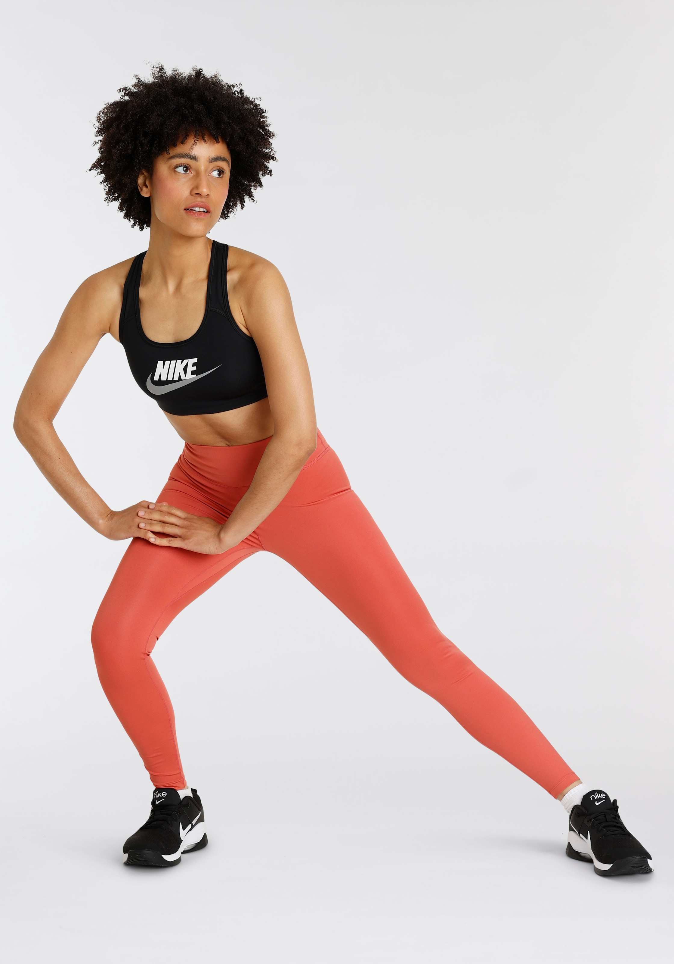 Women\'s Pad »Dri-FIT Graphic Nike Sports Medium-Support 1-Piece Bra« Swoosh Sport-BH reduziert!
